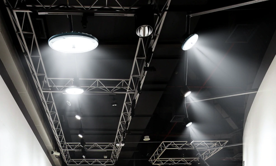 EVE โคมไฮเบย์แอลอีดี มุมแสง 90 องศา ขนาด 100, 150, 200 วัตต์ แสงขาว ติดตั้งได้สูงถึง 15 เมตร