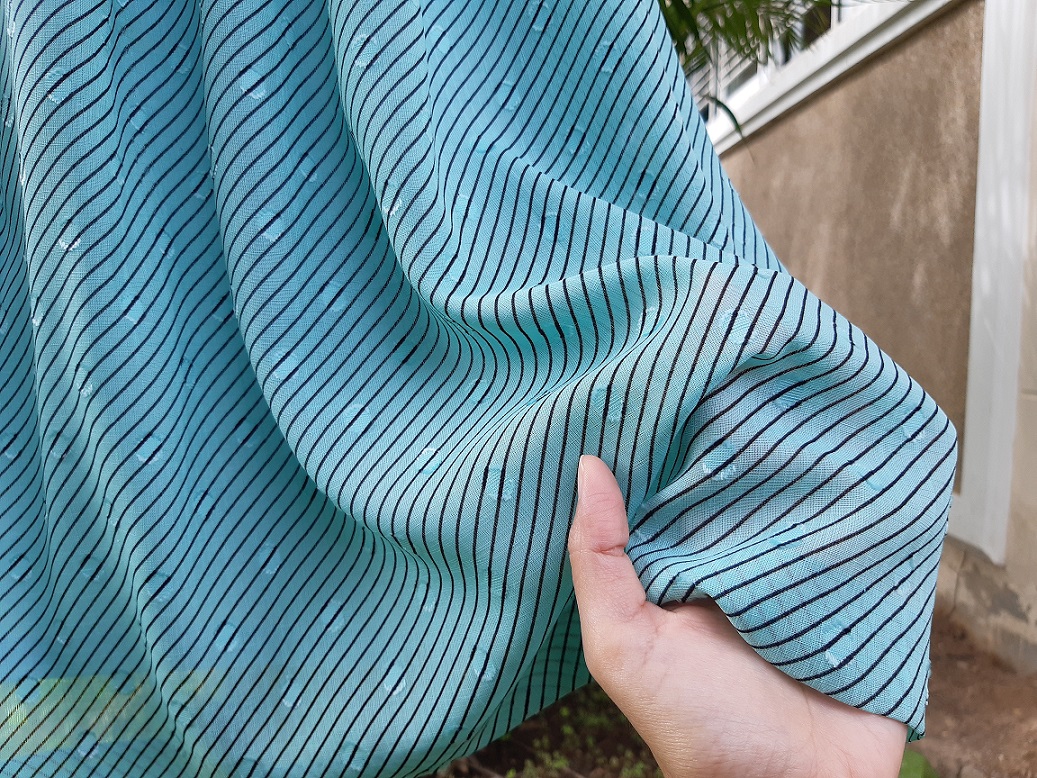 กระโปรงบานสีเขียวมิ้นท์