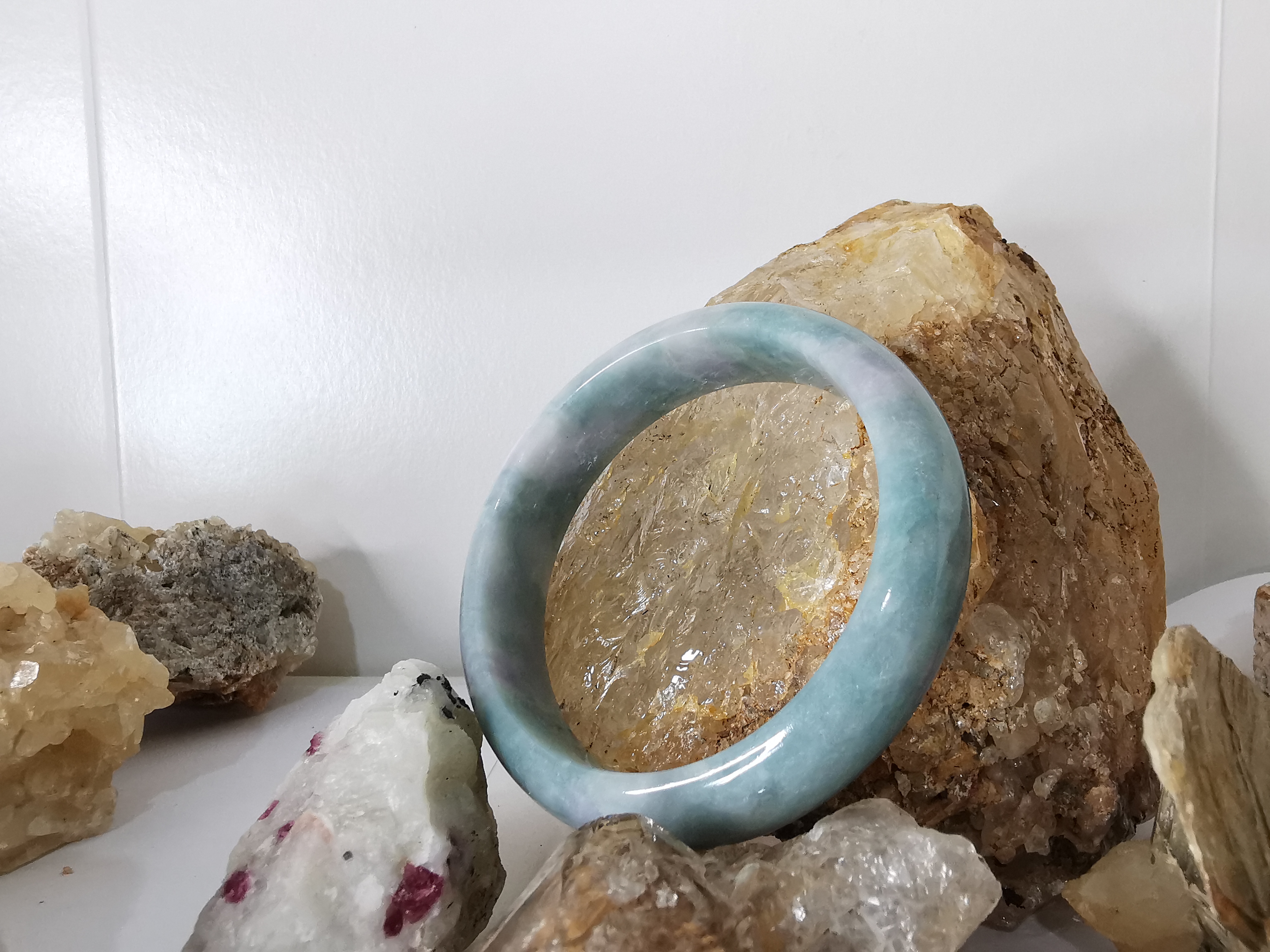 Violet Green White Jadeite Bangle กำไลหยกเจไดต์แท้ Diameter/ เส้นผ่านศูนย์กลางด้านใน /size 57 mm.*