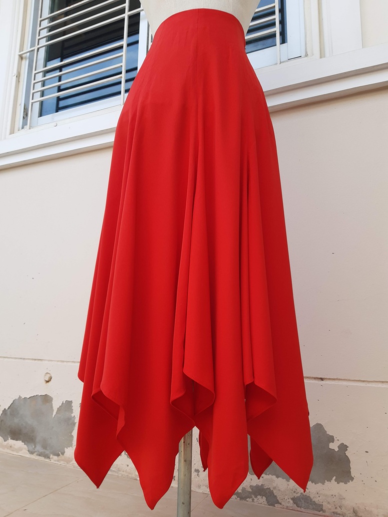 กระโปรงหางปลาสีแดง (Vintage Skirt)