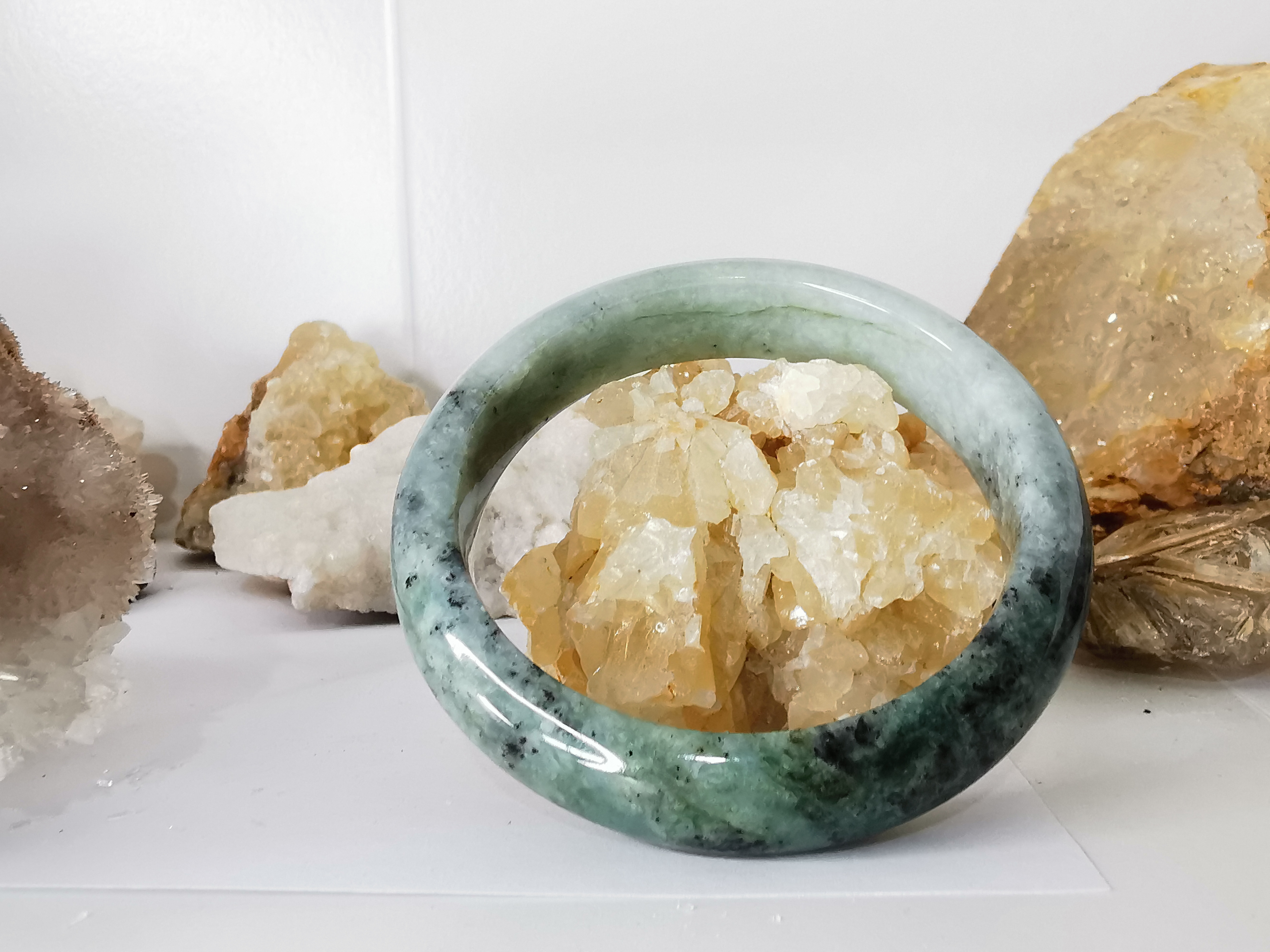 Green Grey Bangle กำไลหยกเจไดต์แท้ Diameter/ เส้นผ่านศูนย์กลางด้านใน 63 mm.