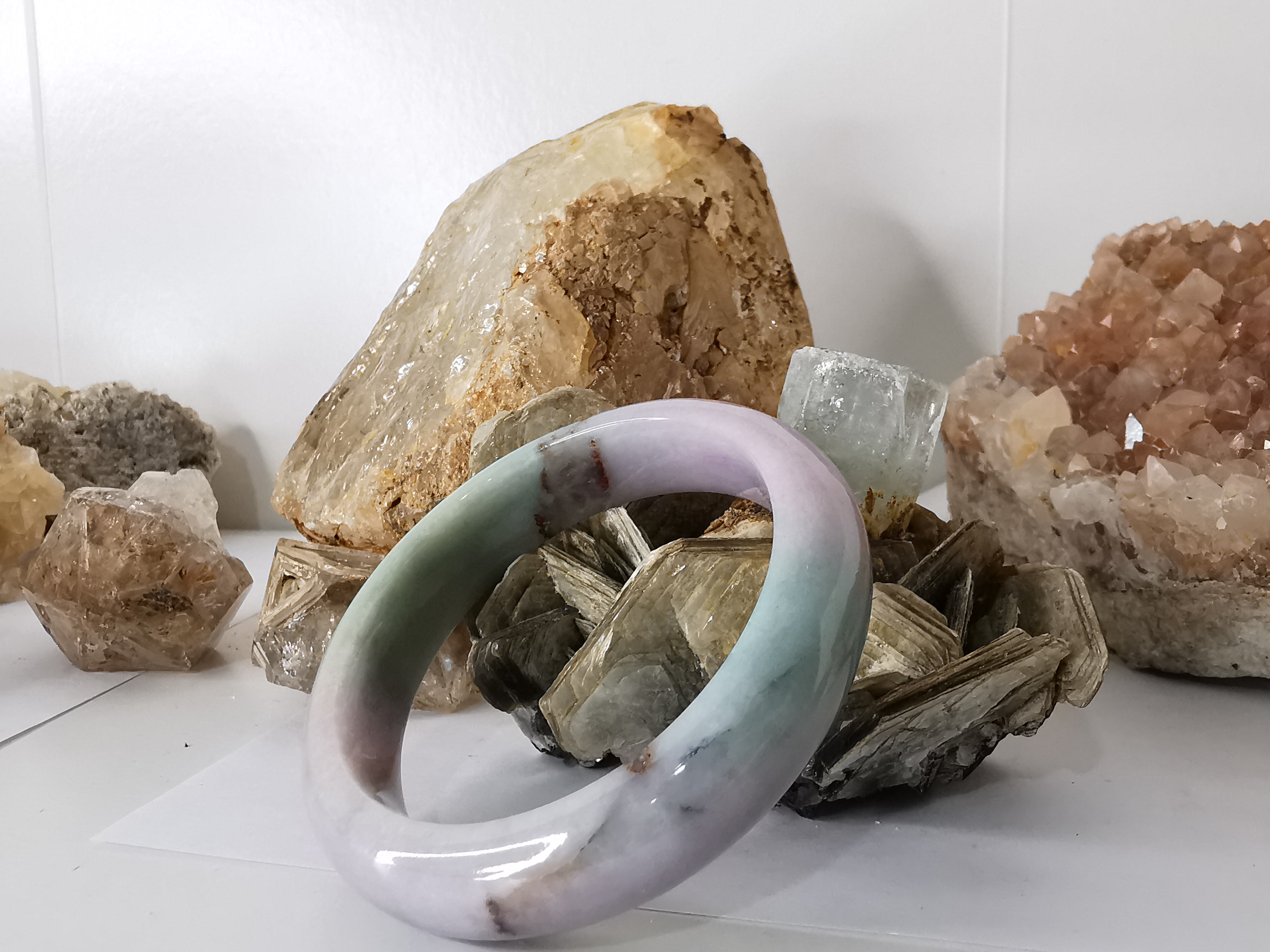 Violet Green Red Jade Bangle กำไลหยกเจไดต์แท้ Diameter/ เส้นผ่านศูนย์กลางด้านใน 55 mm.