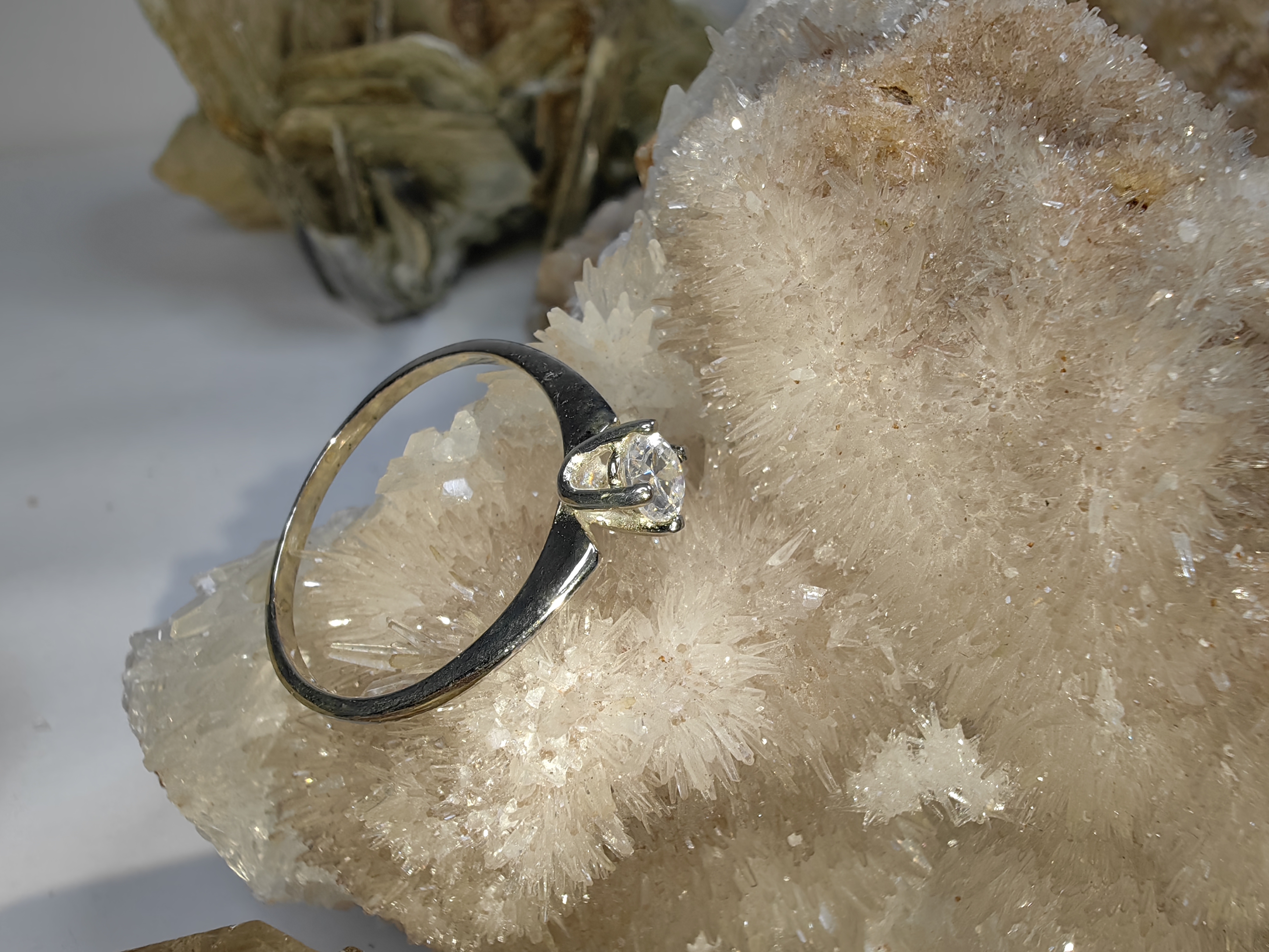 แหวนเพชร CZ เงินแท้ 92.5% Cubic Zirconia 925 Sterling Silver Ring Size 57