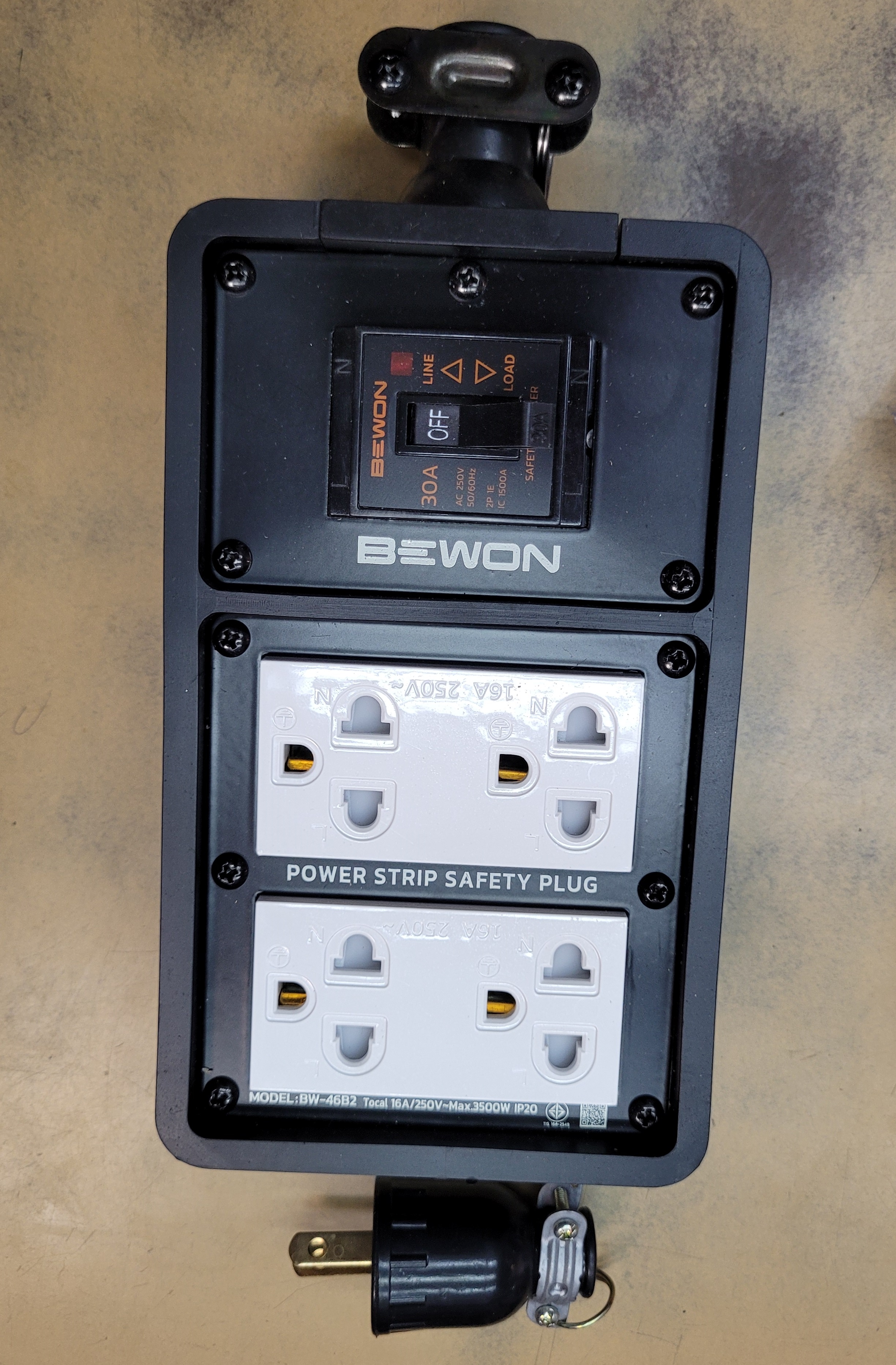 NANO บล็อคยาง 2x4 มีเมนสวิตซ์และไม่มีเมนส์สวิตซ์ 16A 3680W พร้อมเต้ารับ มีเบรกเกอร์ ไม่มีสาย บล็อกยาง ปลั๊กพ่วง ปลั๊กสนาม บ็อกยาง ปลั๊ก