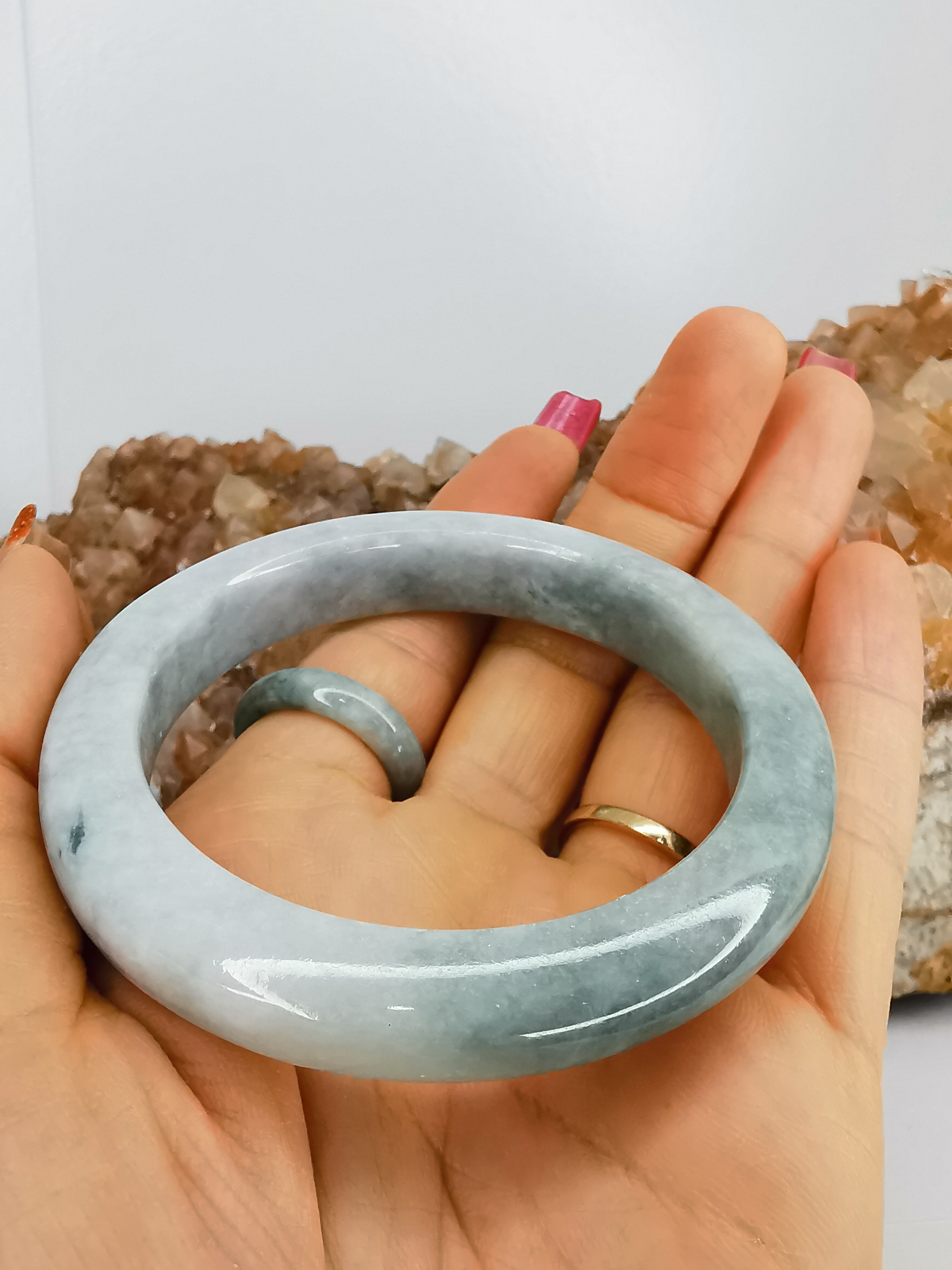 Green White Bangle กำไลหยกเจไดต์แท้ Diameter/ เส้นผ่านศูนย์กลางด้านใน 55 mm.*