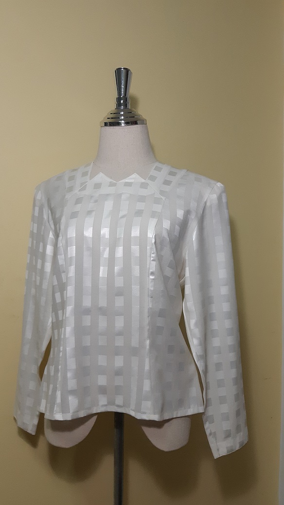 เสื้อขาววินเทจแขนยาว