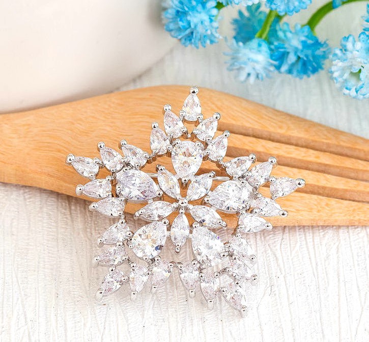 DIAMOND BROOCH 18K WHITE GOLD เข็มกลัดเพชร ทอง 18K Pre-order