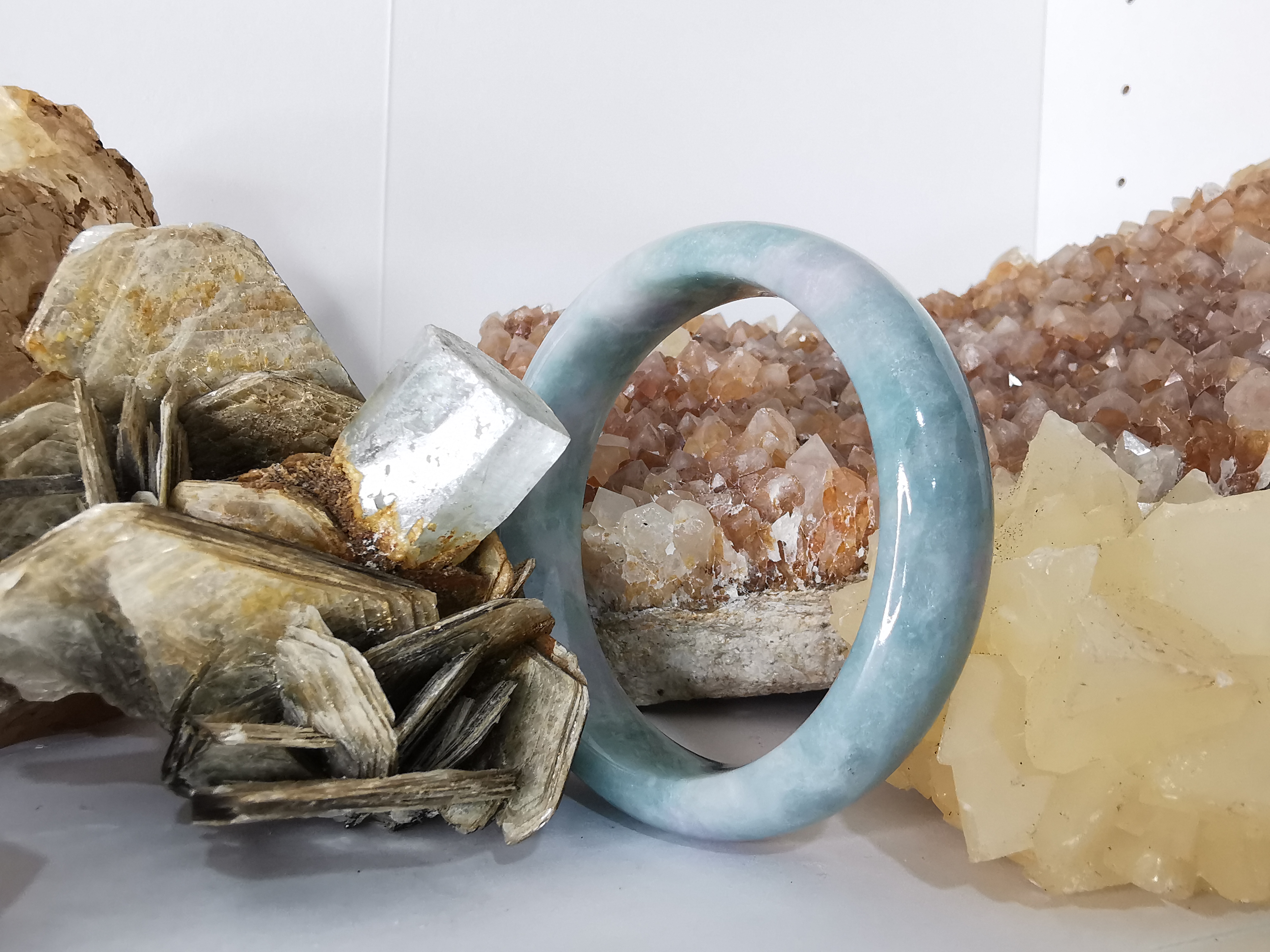 Violet Green White Jadeite Bangle กำไลหยกเจไดต์แท้ Diameter/ เส้นผ่านศูนย์กลางด้านใน /size 57 mm.*