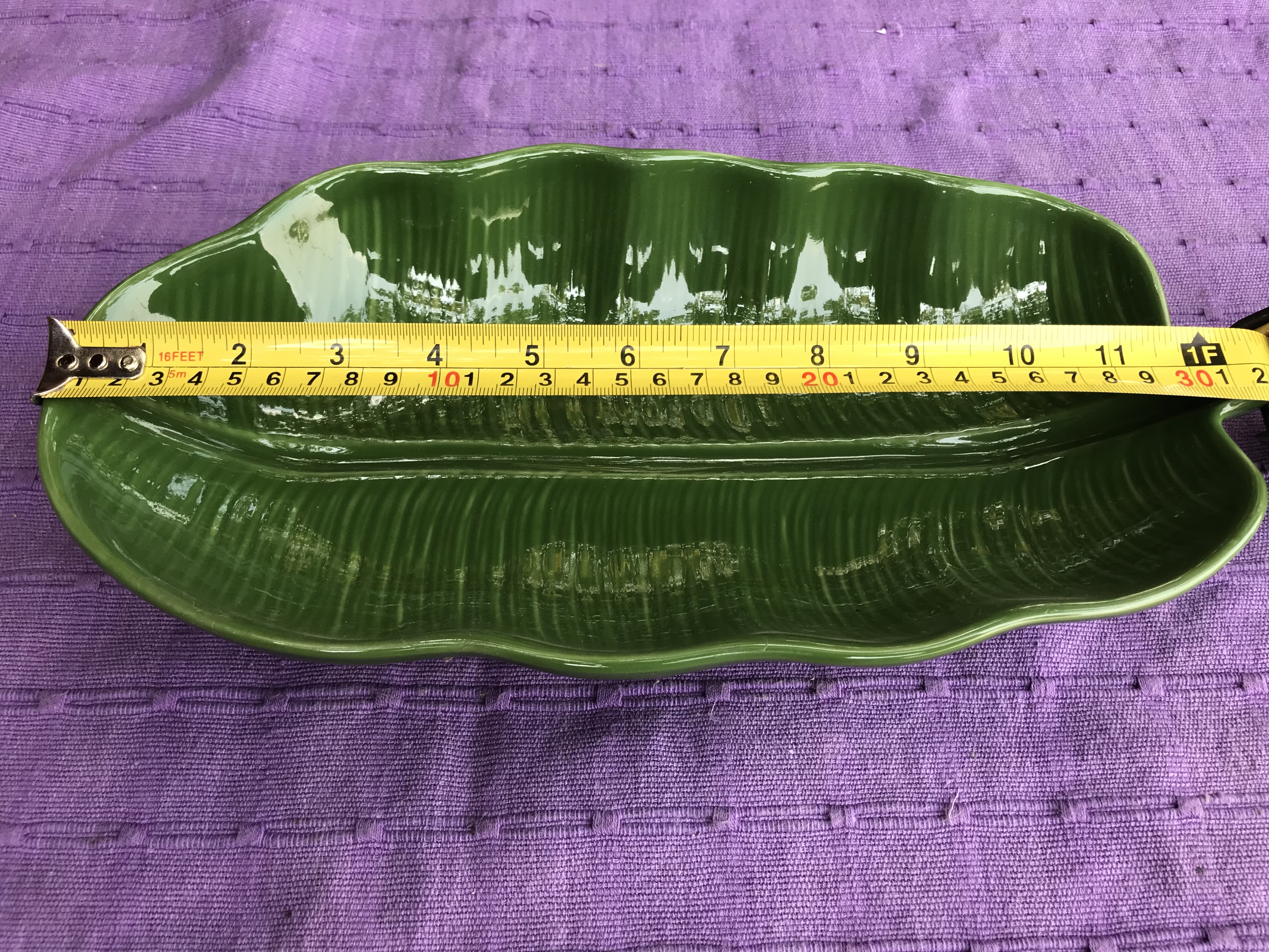 จานใบตอง12"