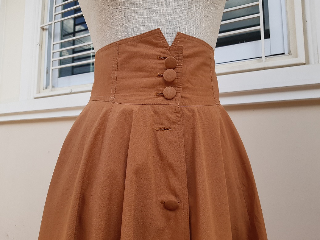 กระโปรงยาววินเทจสีส้มชาเย็น เอวสูง ยาวคลุมเข่า