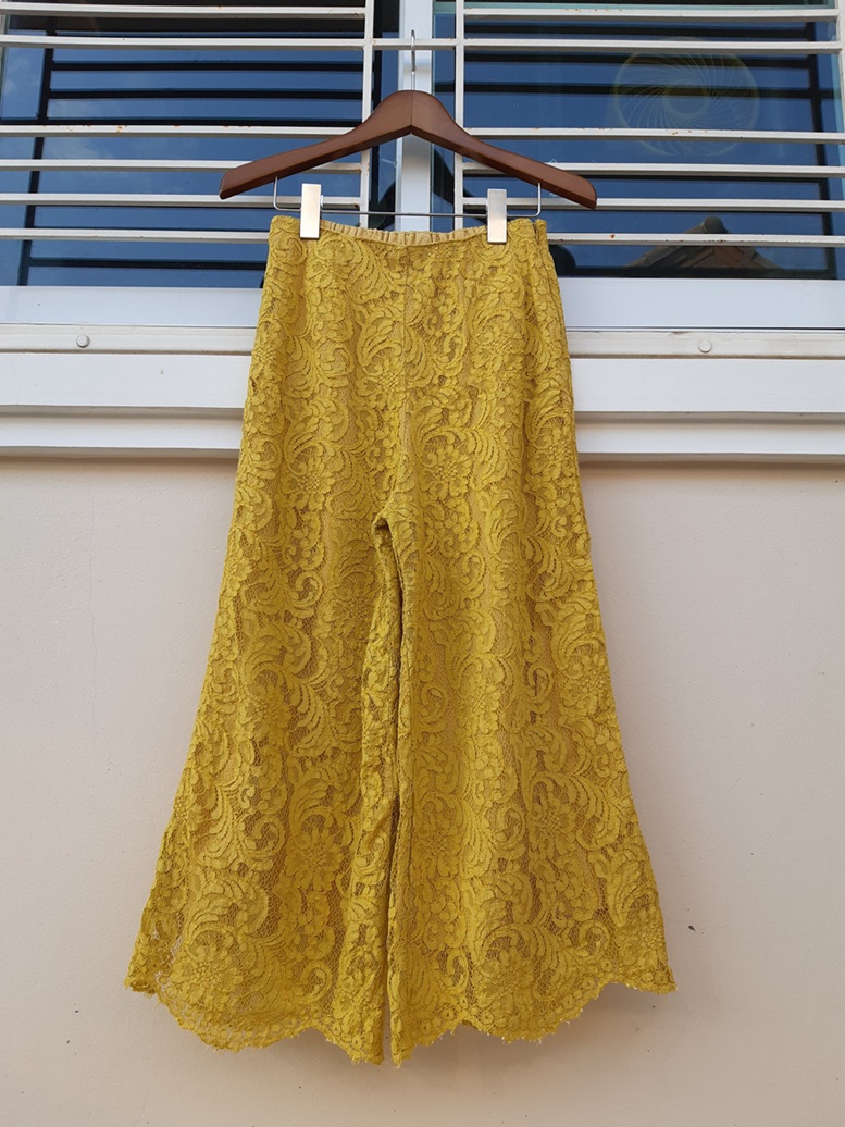 กางเกงทรงคูลอตสีเหลือง ผ้าลูกไม้นิ่มสวย
