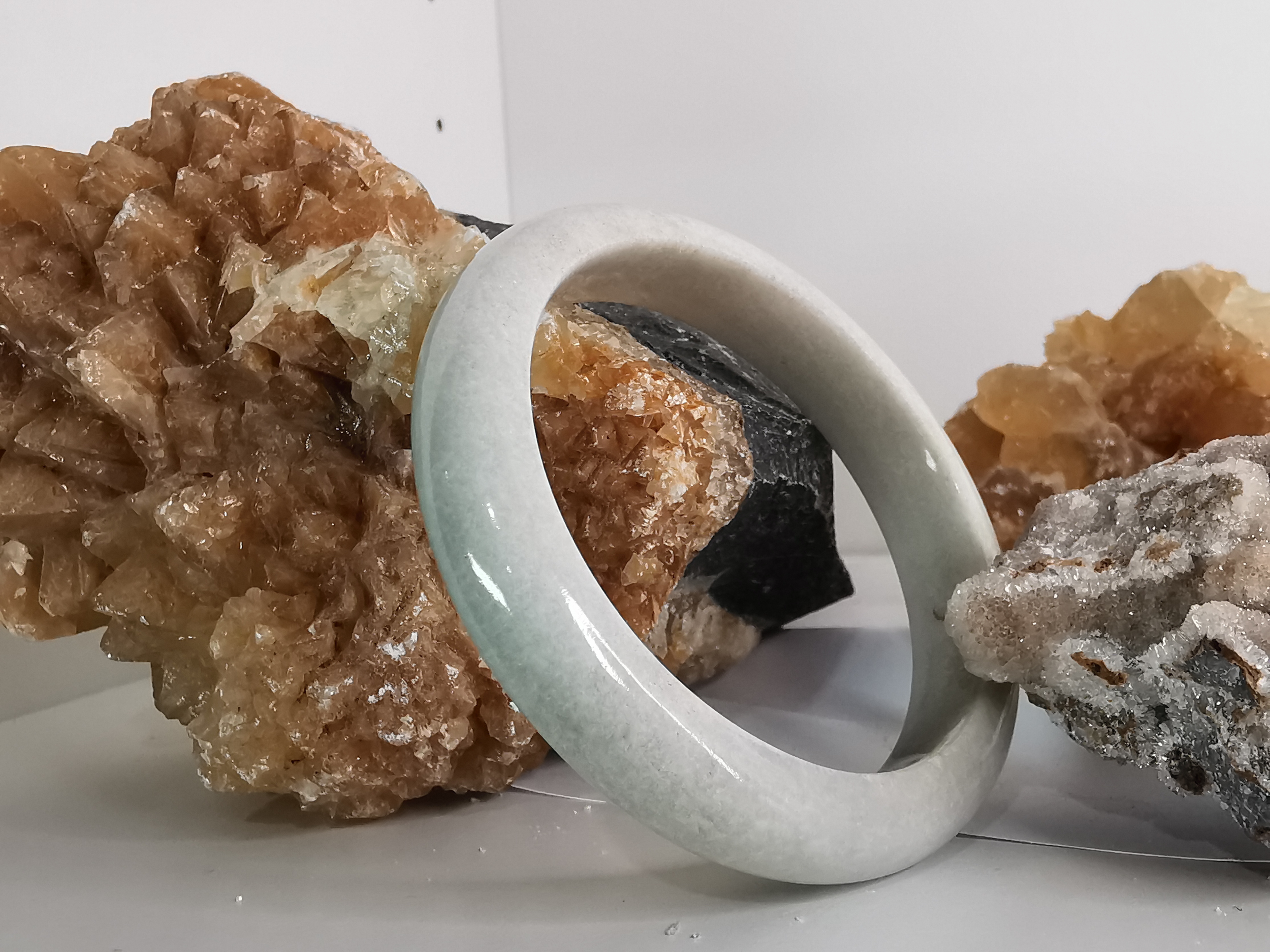 White Green Jade Bangle กำไลหยกเจไดต์แท้ Diameter/ เส้นผ่านศูนย์กลางด้านใน 56 mm.