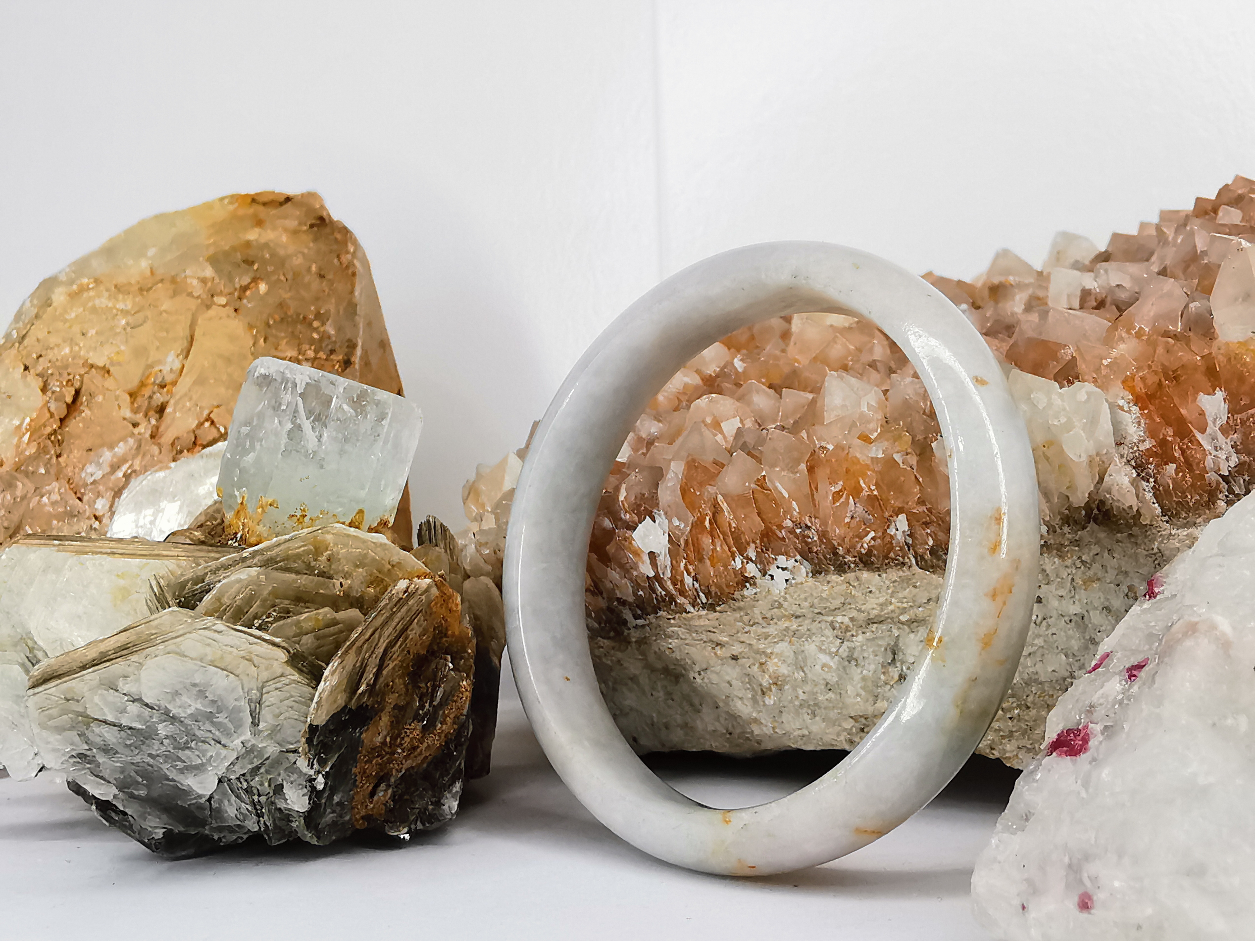 White Green Yellow Jade Bangle กำไลหยกเจไดต์แท้ Diameter/ เส้นผ่านศูนย์กลางด้านใน 56 mm.