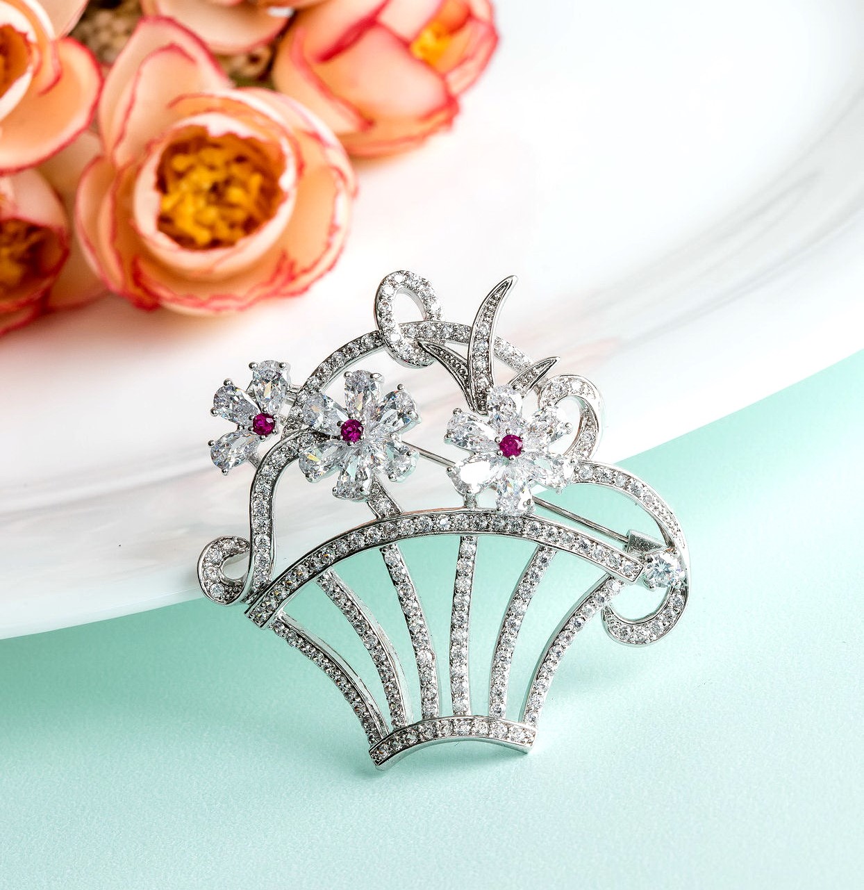 DIAMOND RUBY BROOCH 18K WHITE GOLD เข็มกลัดเพชร ทับทิม ทอง 18K Pre-order