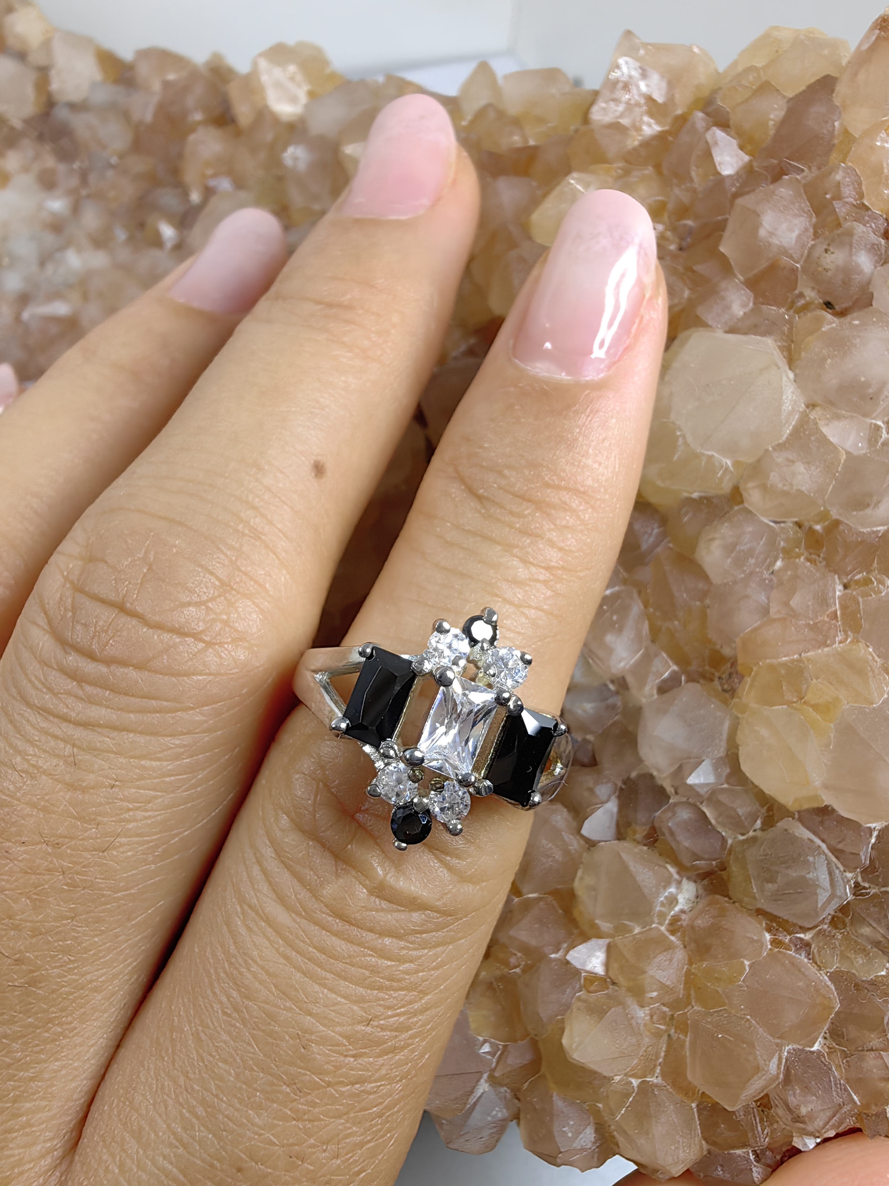 แหวนเพชร CZ เงินแท้ 92.5% Cubic Zirconia 925 Sterling Silver Ring Size 51