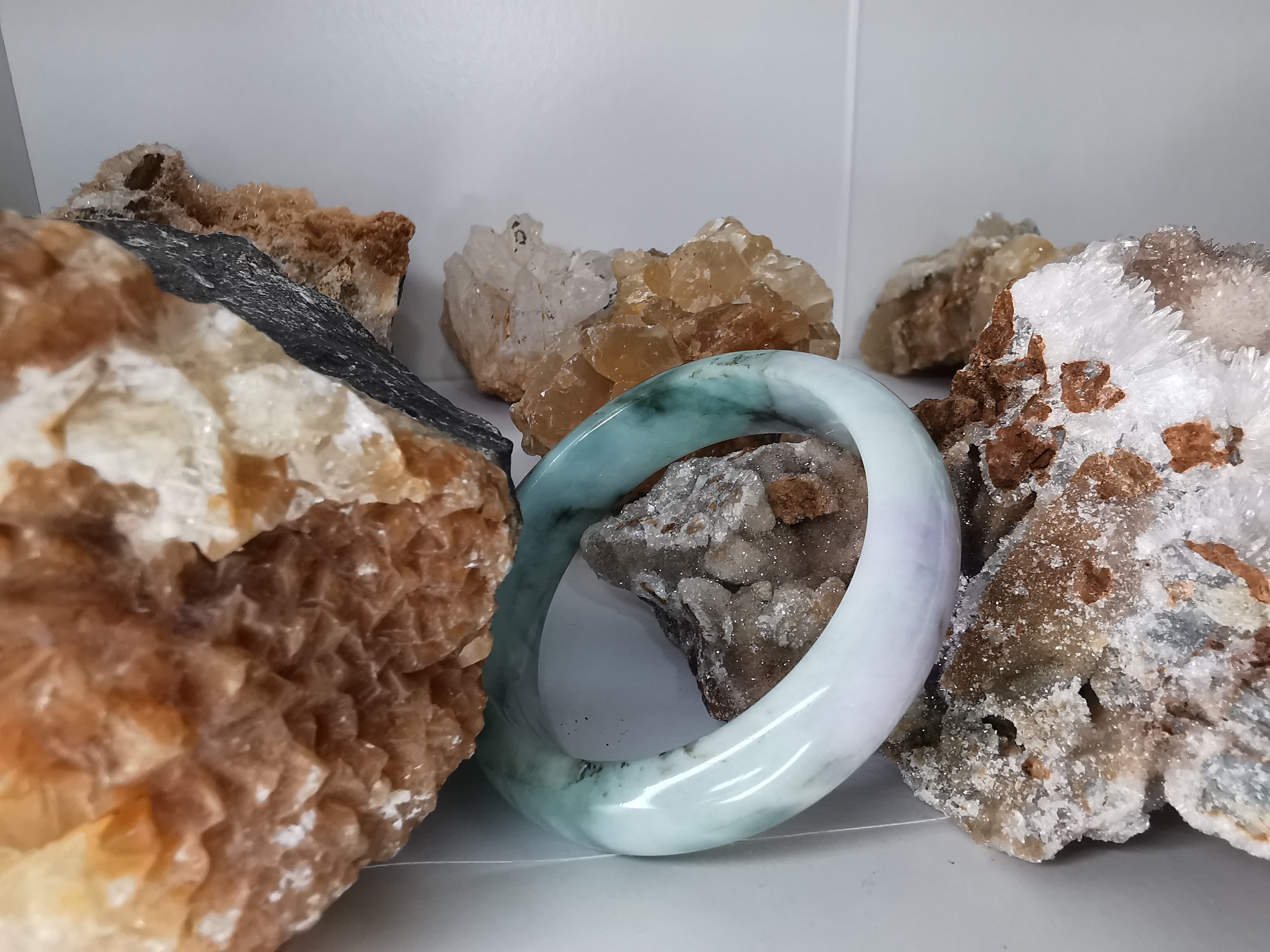 Violet Green Jade Bangle กำไลหยกเจไดต์แท้ Diameter/ เส้นผ่านศูนย์กลางด้านใน 53 mm.