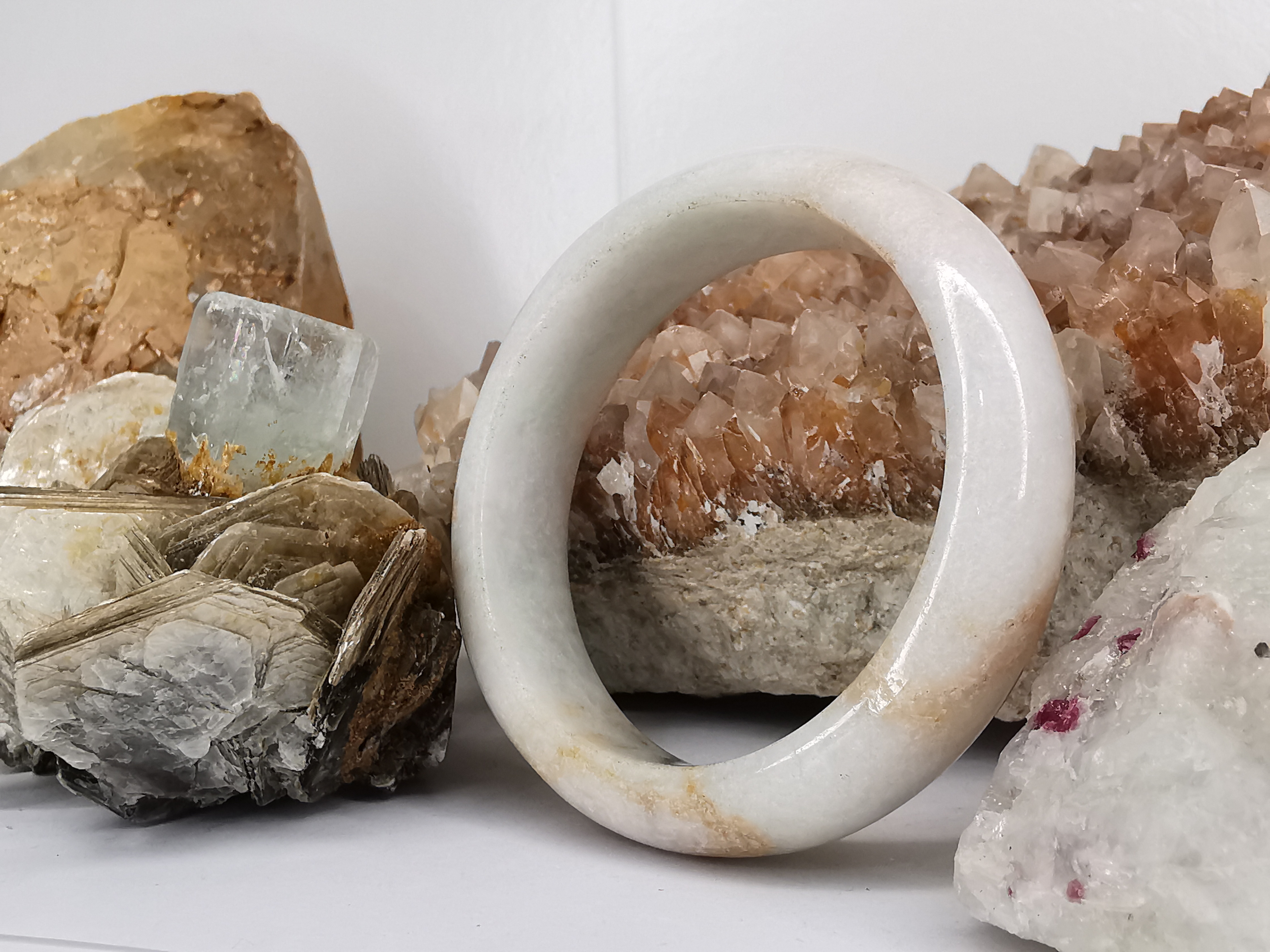 White Green Yellow Jade Bangle กำไลหยกเจไดต์แท้ Diameter/ เส้นผ่านศูนย์กลางด้านใน 55 mm.