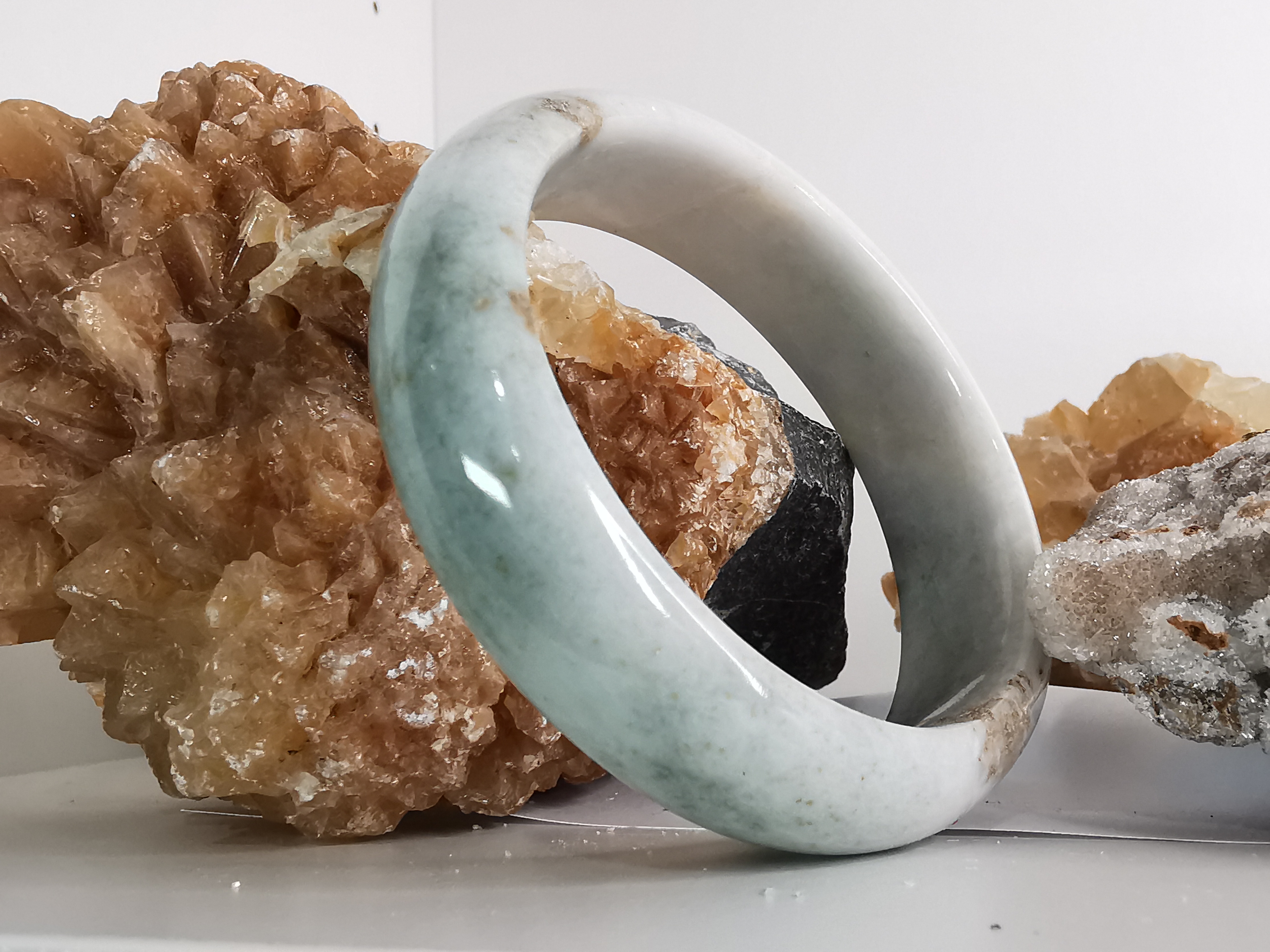 White Green Brown Jade Bangle กำไลหยกเจไดต์แท้ Diameter/ เส้นผ่านศูนย์กลางด้านใน 60 mm.