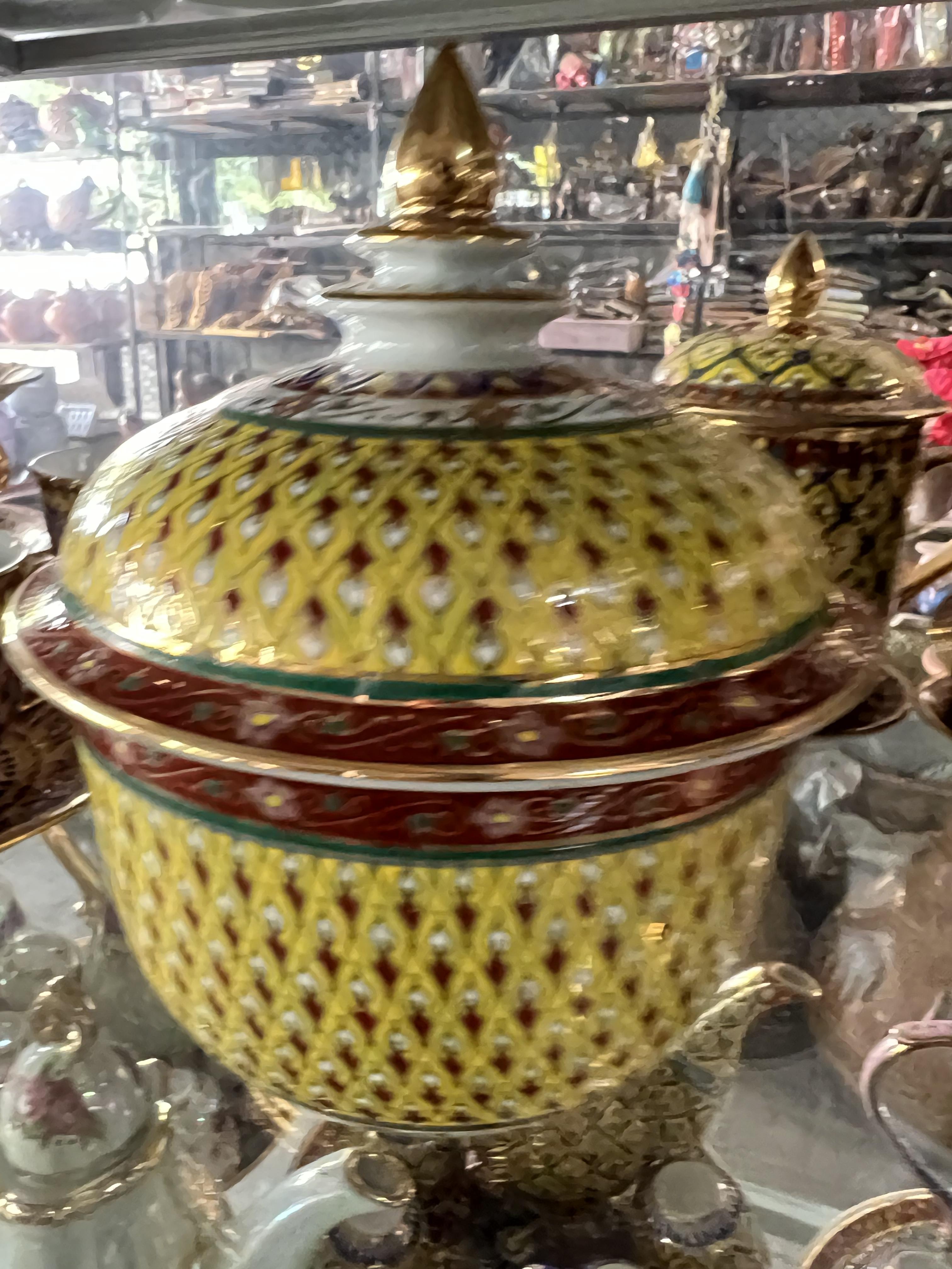 โถฝาปิดเบญจรงค์5นิ้ว