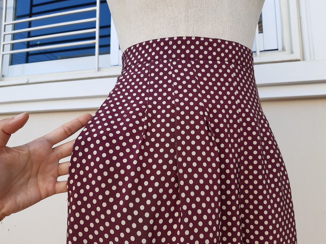 กางเกงวินเทจมือสองลายจุดสีม่วง ปลายขาเป็นลายดอกกุหลาบสีโอลด์โรส (Vintage pants)