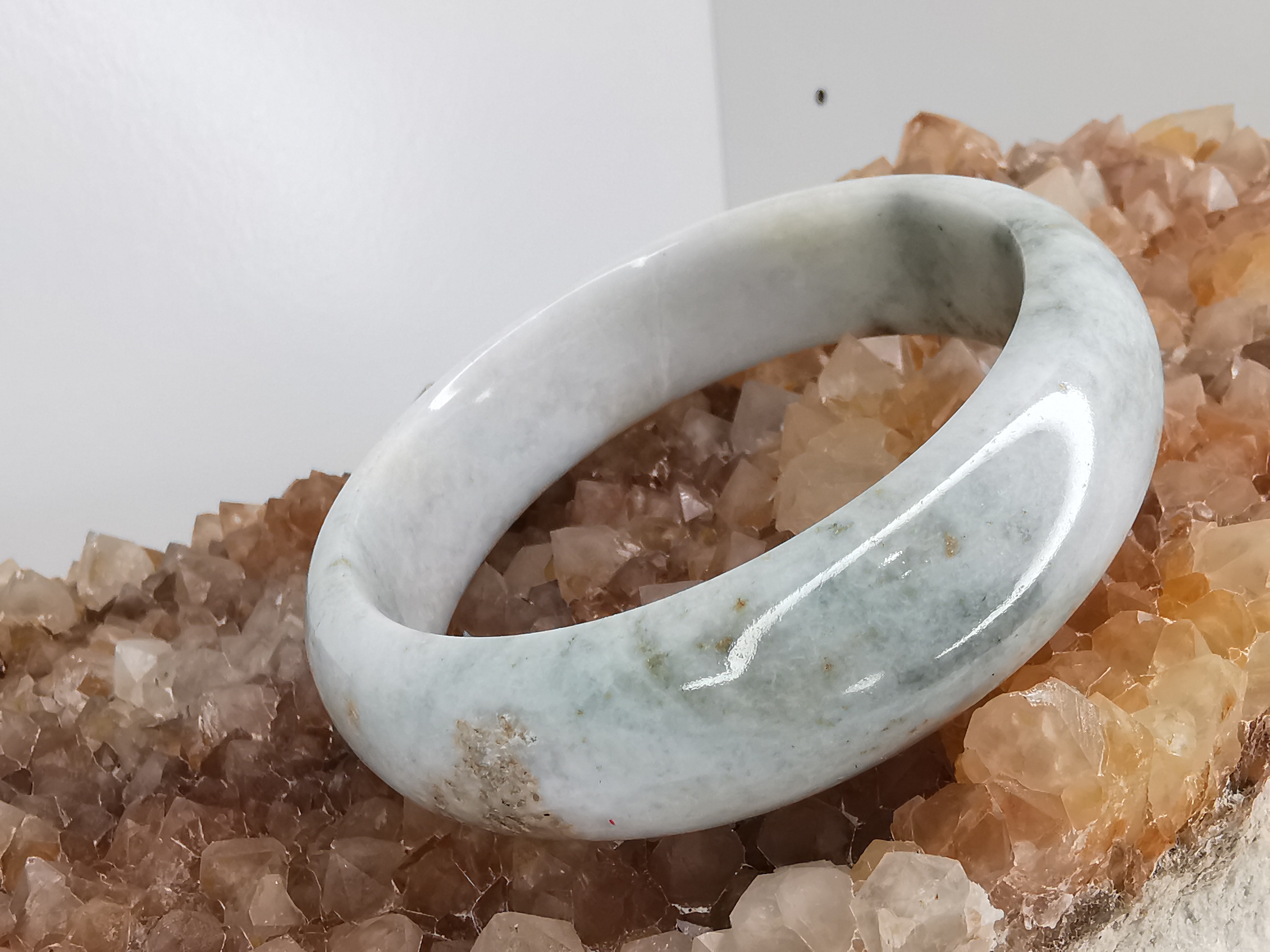 White Green Brown Jade Bangle กำไลหยกเจไดต์แท้ Diameter/ เส้นผ่านศูนย์กลางด้านใน 60 mm.