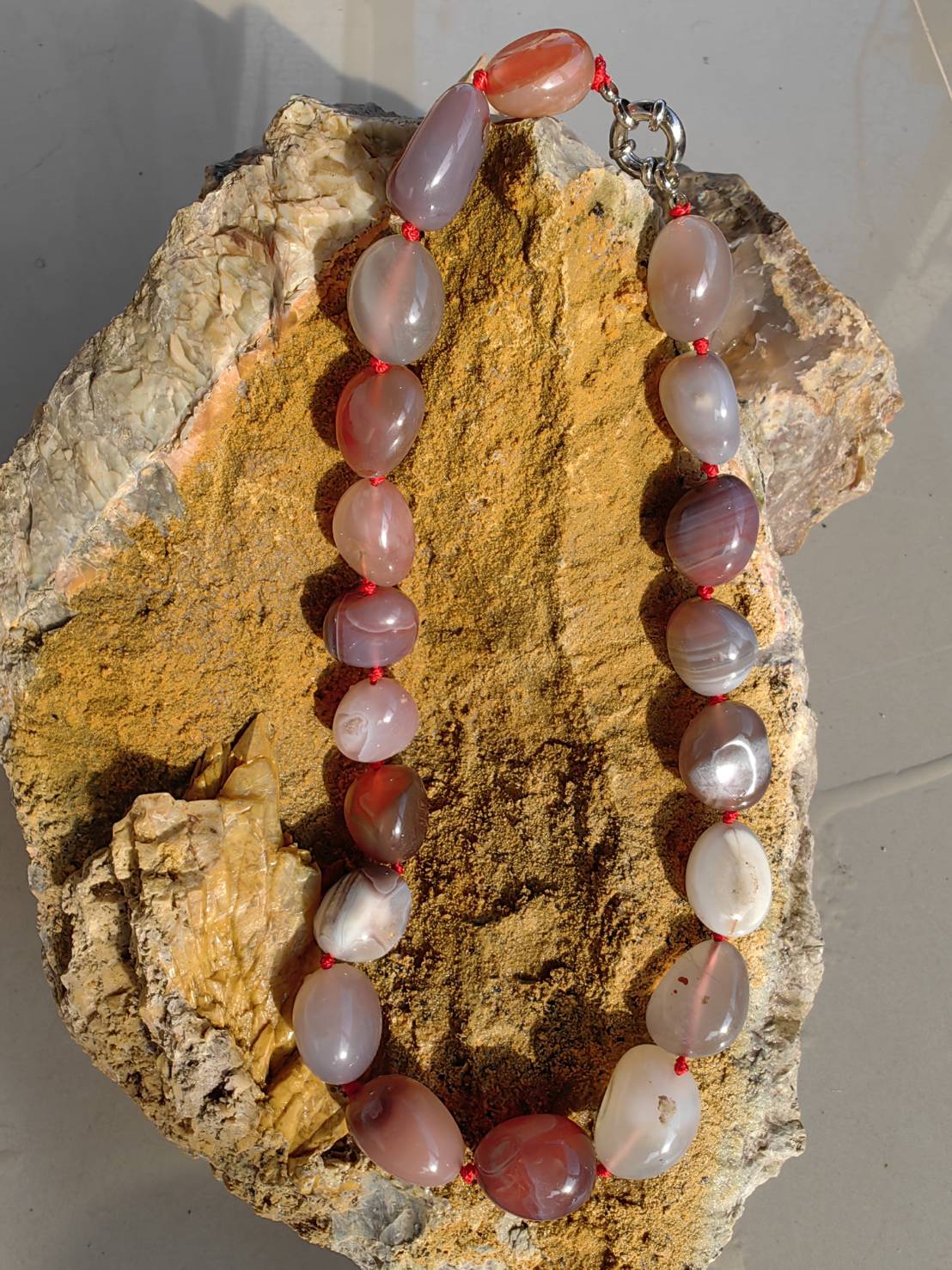 Orange White Brown Agate Necklace สร้อยคออาเกต สีส้ม ขาว น้ำตาล L 49 cm. 815.50 ct.