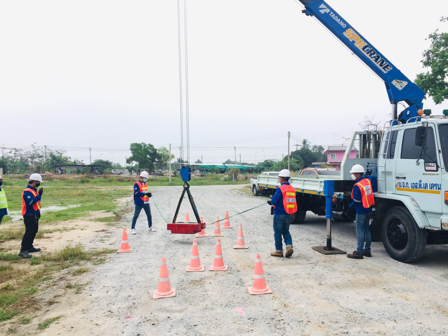 อบรมหลักสูตรเครน 4 ผู้ หลักสูตร ผู้บังคับปั้นจั่น ผู้ให้สัญญาณแก่ผู้บังคับปั้นจั่น ผู้ยึดเกาะวัสดุ และผู้ควบคุมการใช้ปั้นจั่น สำหรับปั้นจั่นชนิดเคลื่อนที่ กฎหมายใหม่ อบรม Public บาท / ท่าน อบรมเครนหลักสูตร ภาษาอังกฤษ