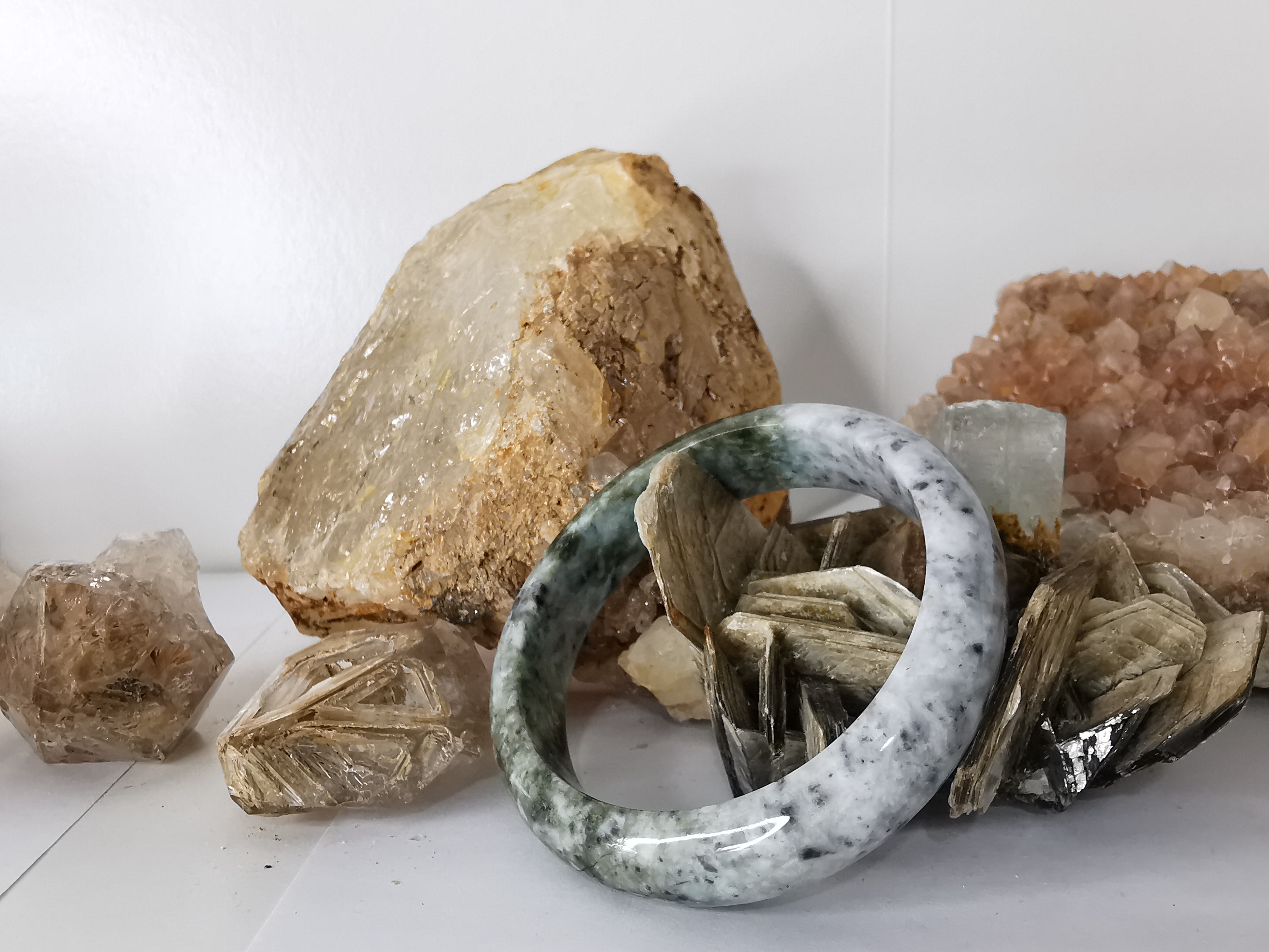 Grey Green Black Jade Bangle กำไลหยกเจไดต์แท้ Diameter/ เส้นผ่านศูนย์กลางด้านใน 59 mm.