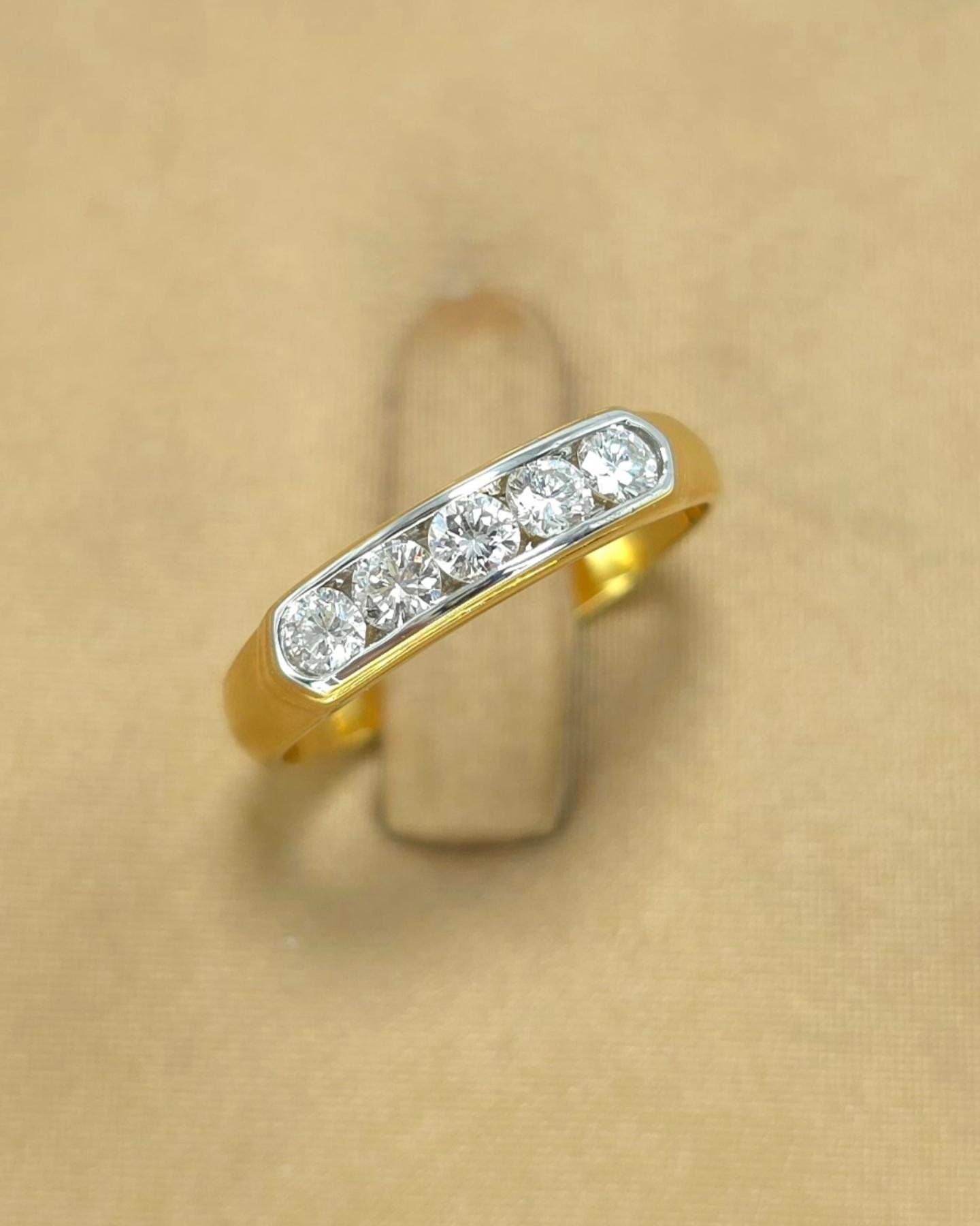 🚫ปิดการขาย(SoIdOut)🚫แหวนทองคำ 18K เพชรเกสร 7 ตัง 5 เม็ด รวม 35 ตัง น้ำ 95-96 ความสะอาด vvs-vs ไซส์ 51 น้ำหนัก 2.4 กรัม ราคา 9,900.-(Net)
