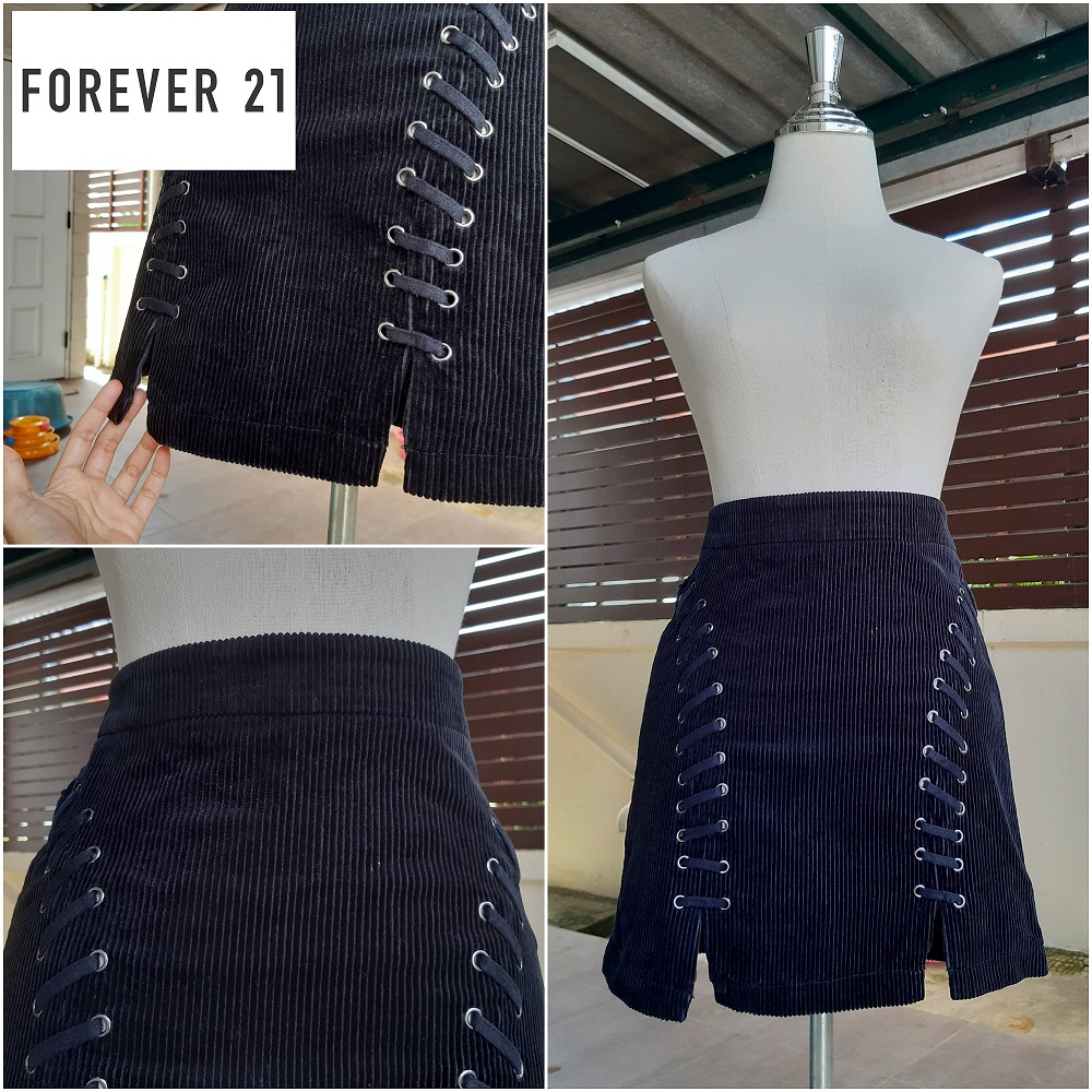 กระโปรงสั้นผ้าลูกฟูกสีดำ แบรนด์ FOREVER 21
