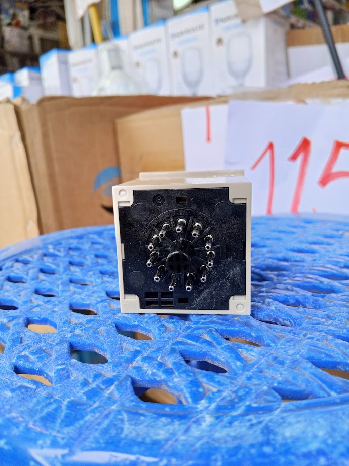 OMRON TIMER ไทมเมอร์ ทาเมอร์ตั้งเวลา ออมรอน รุ่น H3CR-A 11ขา 220V 1ชุด มีใบกำกับภาษี