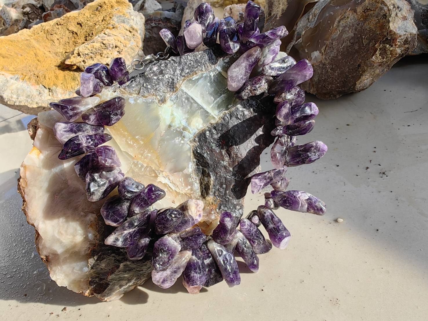 Amethyst Necklace สร้อยคออเมทิตส์ L 35 cm. 964.00 ct.