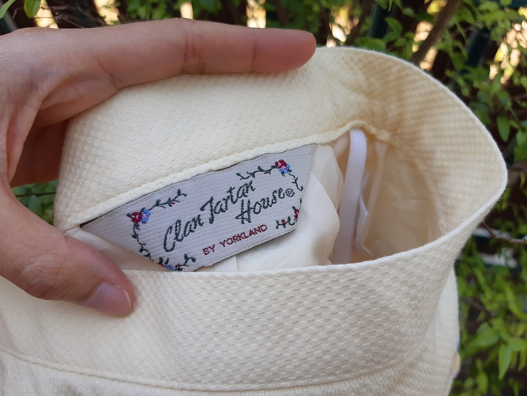 กระโปรงทรงเอจีบพลีทสีครีม