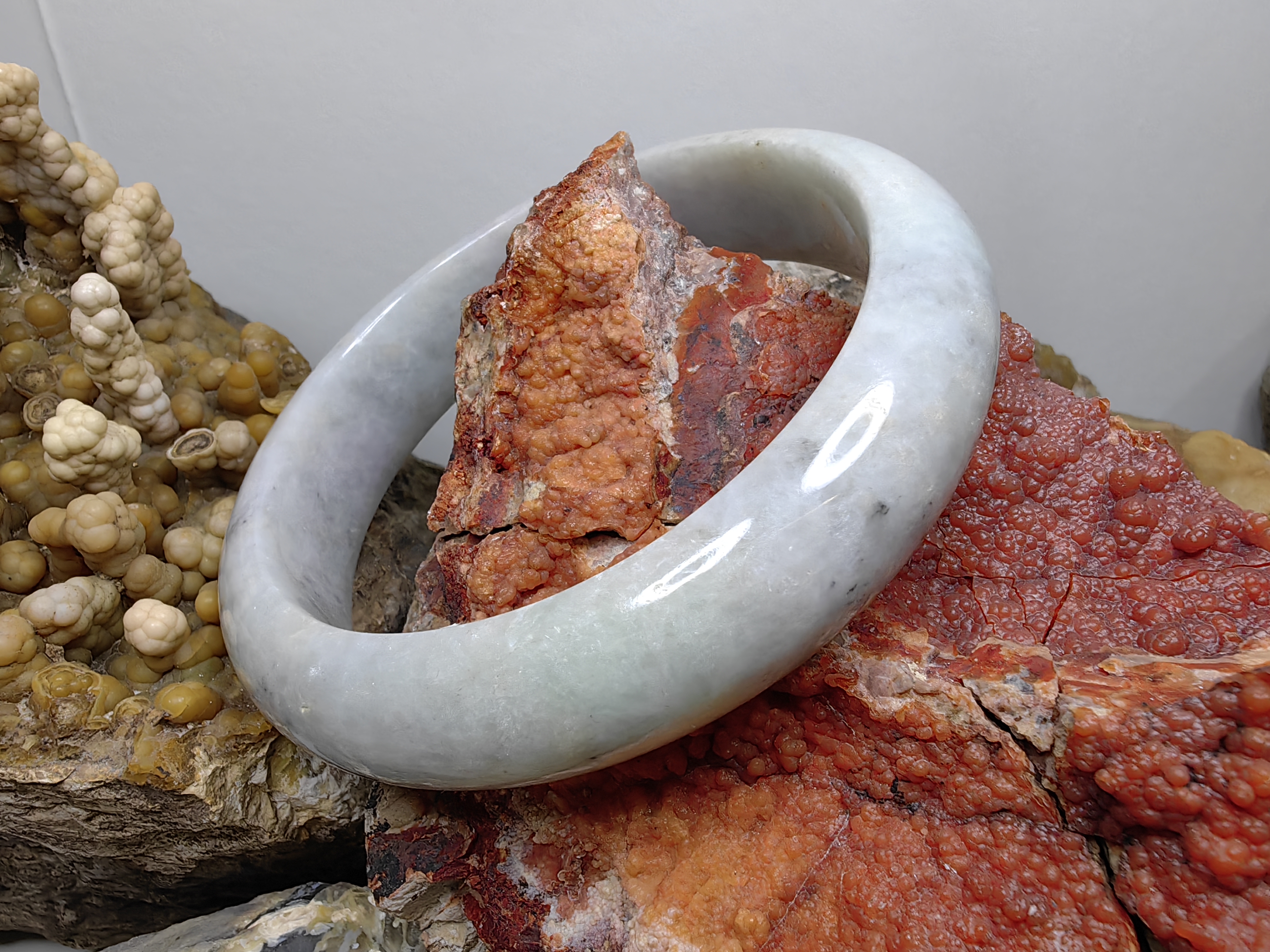 Burmese Jadeite Bangle Size 63 กำไลหยกเจไดต์พม่า Diameter/ เส้นผ่านศูนย์กลางด้านใน 63 mm.