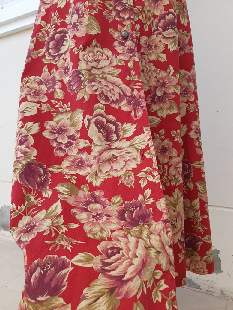 กระโปรงลายดอกกุหลาบแดง งานวินเทจแบรนด์ LizSport หายาก