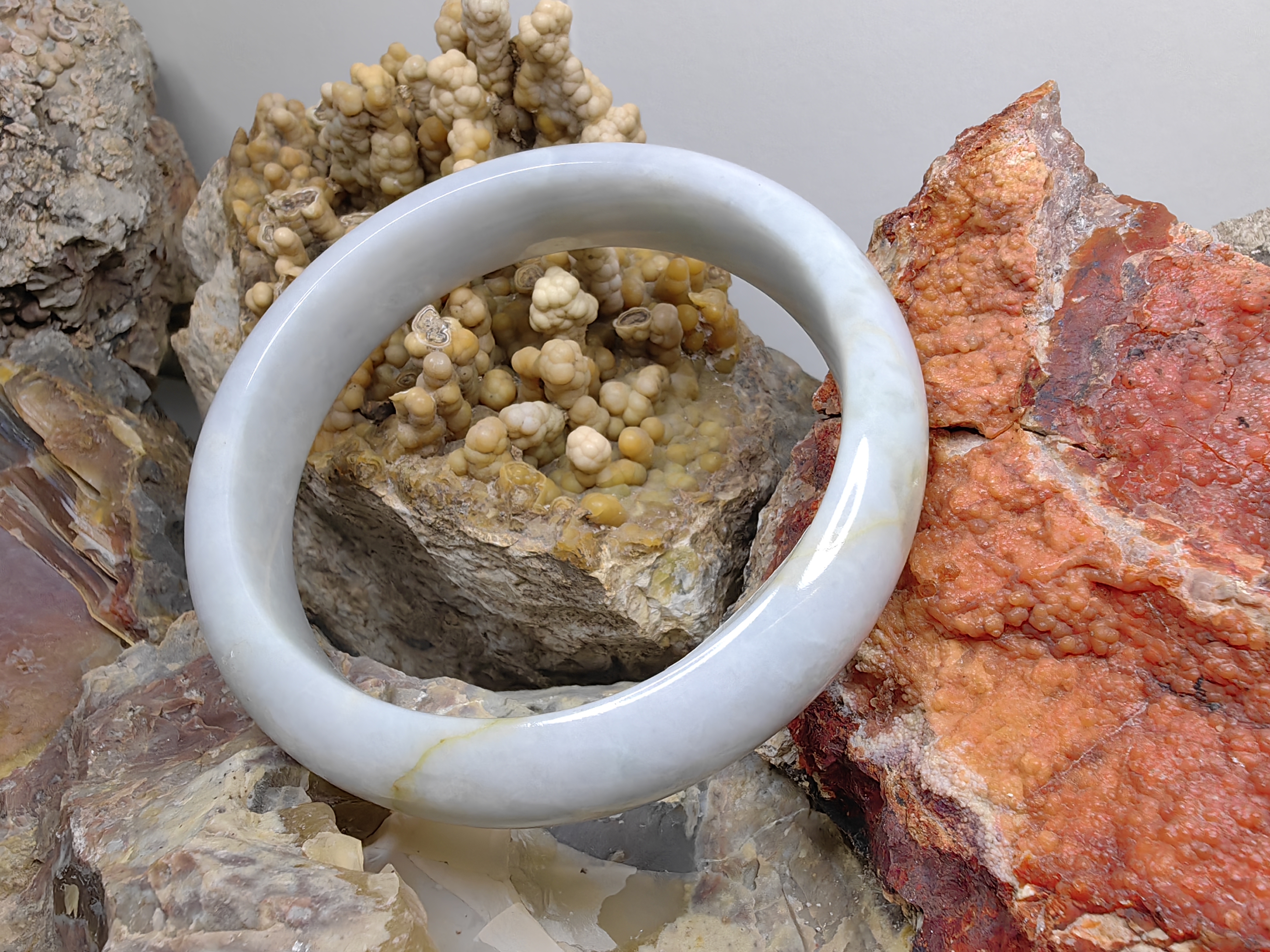 Burmese Jadeite Bangle Size 63 กำไลหยกเจไดต์พม่า Diameter/ เส้นผ่านศูนย์กลางด้านใน 63 mm.