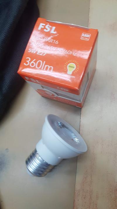 FSL หลอดฮาโลเจนแอลอีดี LED ขั้วE27 หลอดส่องเพชร หลอดแสงพุ่ง ขั้วเกลียว ทรงถ้วย แบบเกลียว เลือกแสงได้ Daylight หรือ Warmwhite