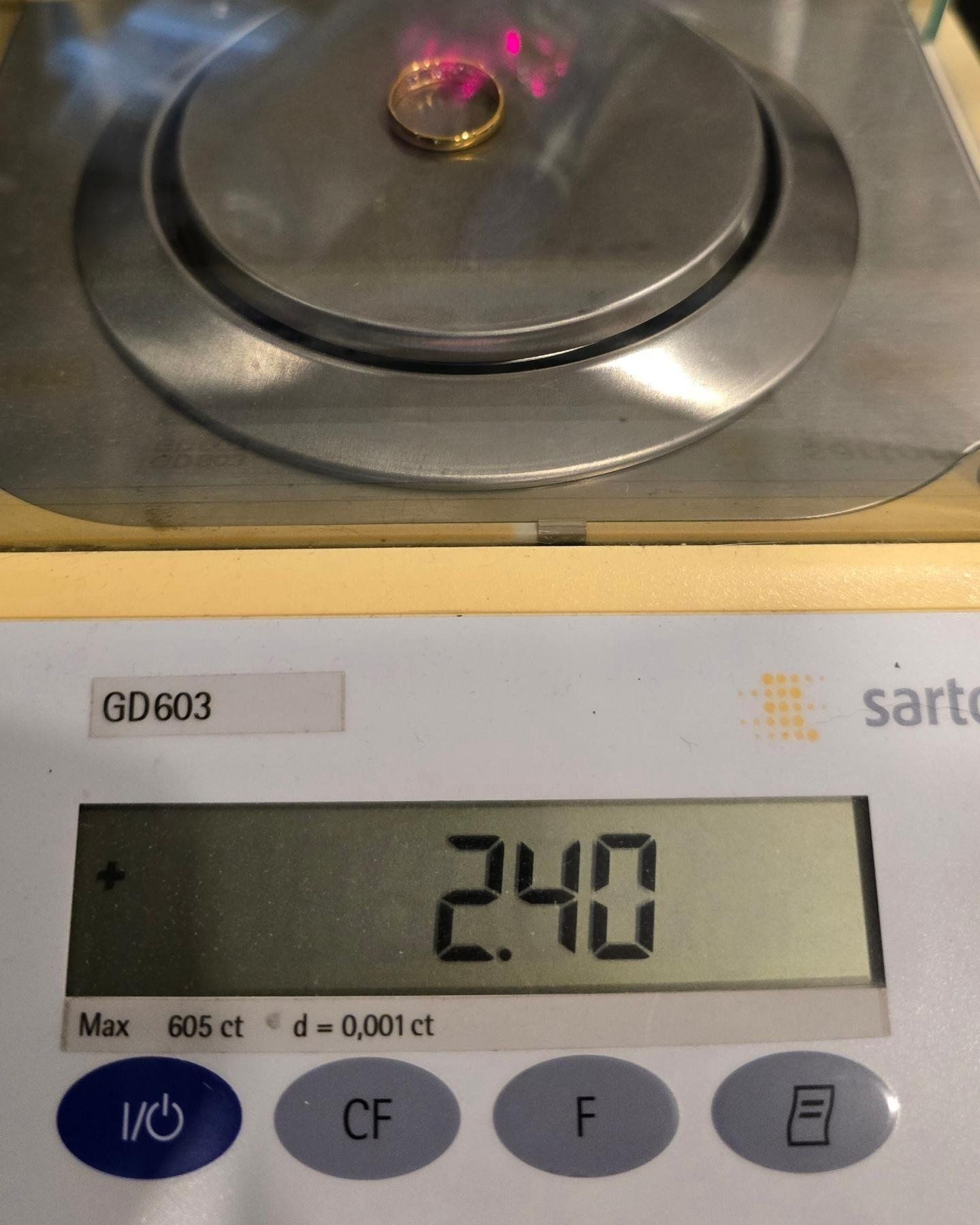 🚫ปิดการขาย(SoIdOut)🚫แหวนทองคำ 18K เพชรเกสร 7 ตัง 5 เม็ด รวม 35 ตัง น้ำ 95-96 ความสะอาด vvs-vs ไซส์ 51 น้ำหนัก 2.4 กรัม ราคา 9,900.-(Net)