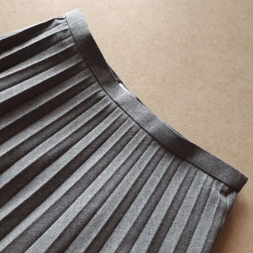 กระโปรงพลีทญี่ปุ่นสีเทา