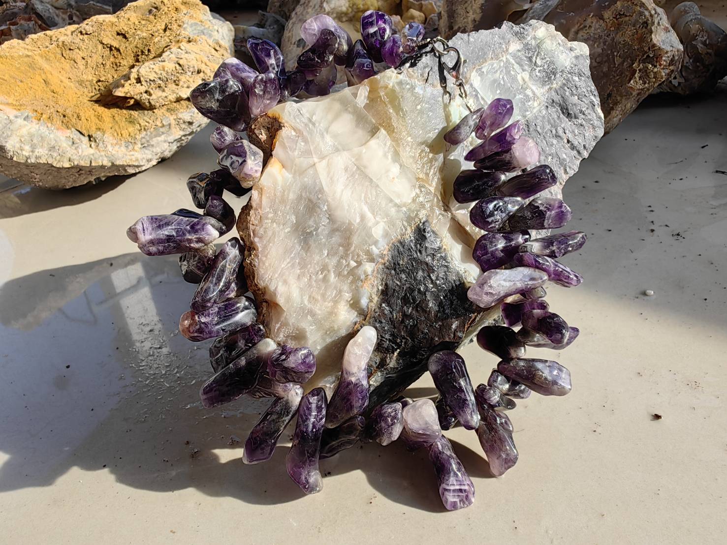 Amethyst Necklace สร้อยคออเมทิตส์ L 35 cm. 964.00 ct.