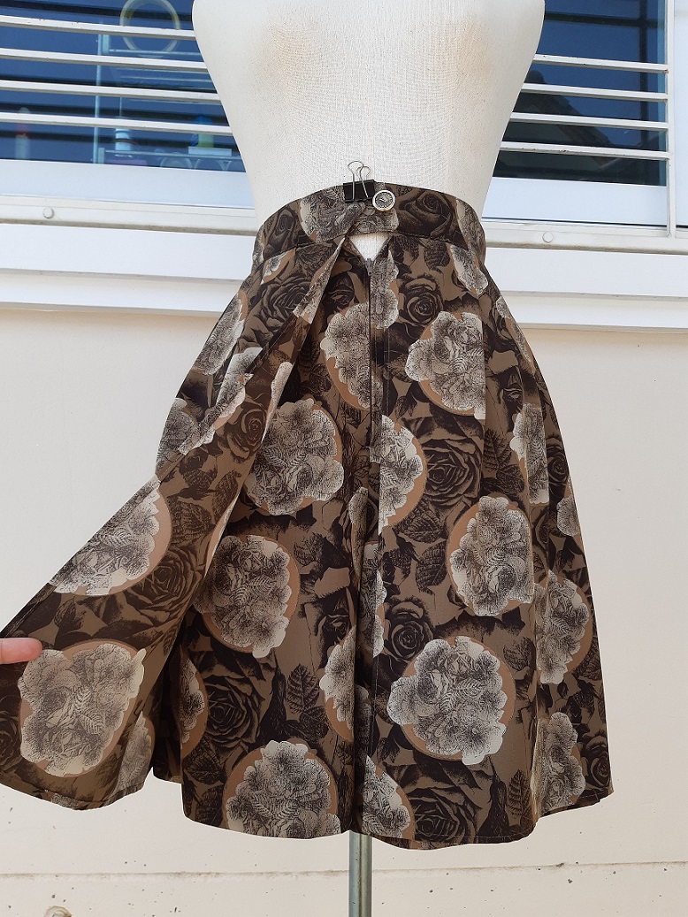 กางเกงกระโปรงวินเทจ ลายกุหลาบสีน้ำตาลทอง