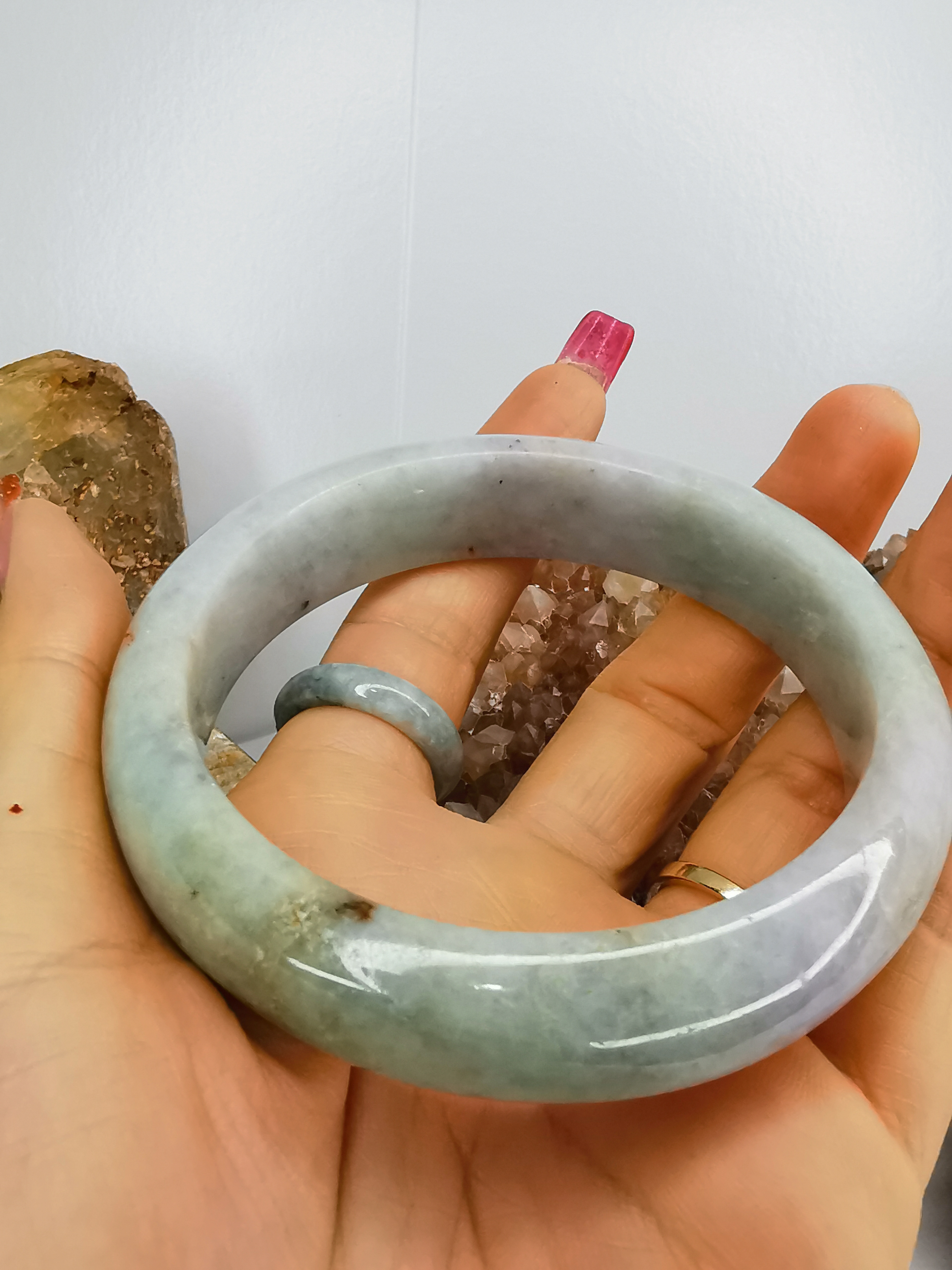 Violet Green Yellow Brown Bangle กำไลหยกเจไดต์แท้ Diameter/ เส้นผ่านศูนย์กลางด้านใน 63 mm.