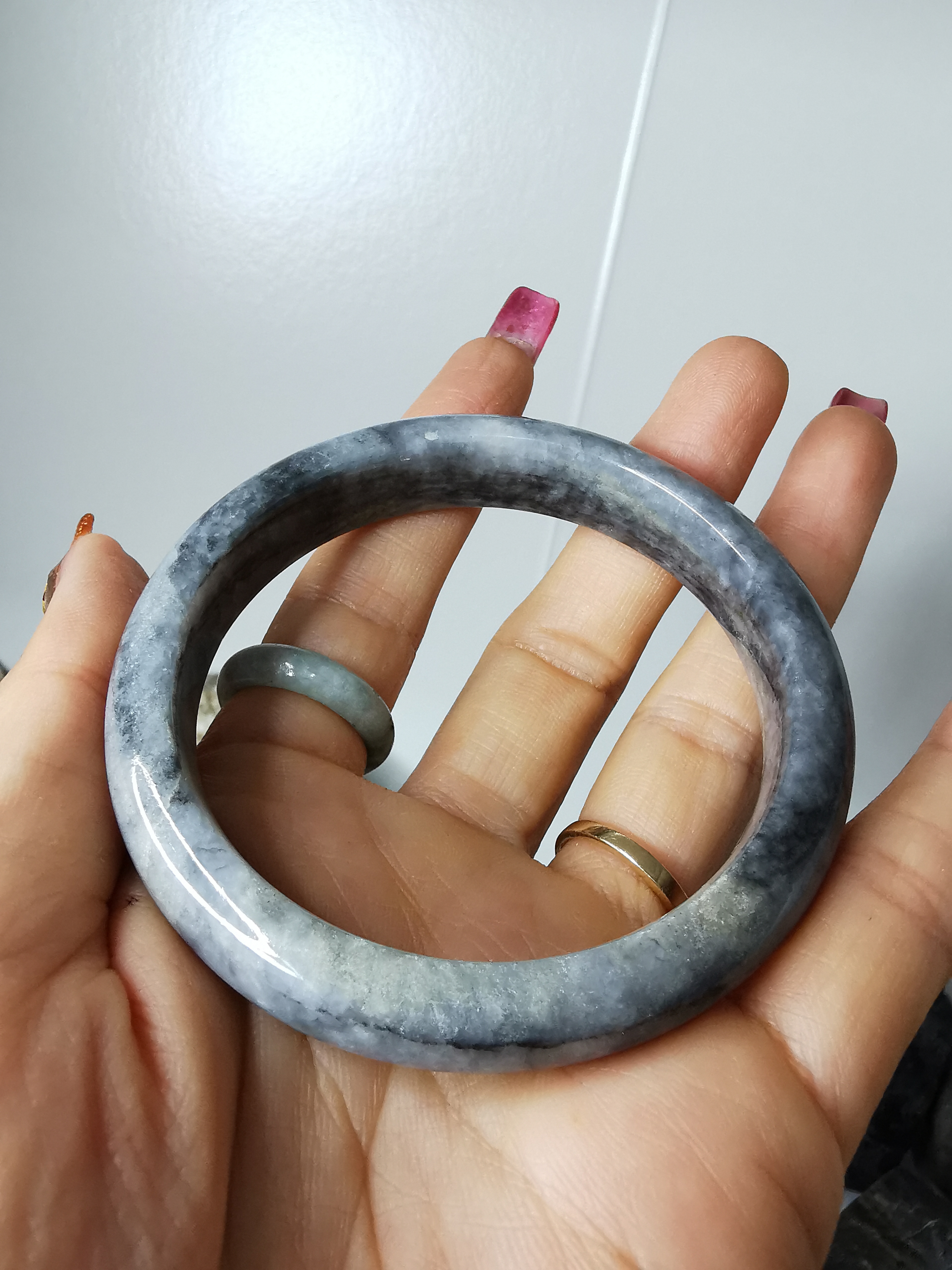 Grey Black Yellow Jade Bangle กำไลหยกเจไดต์แท้ Diameter/ เส้นผ่านศูนย์กลางด้านใน 59 mm.