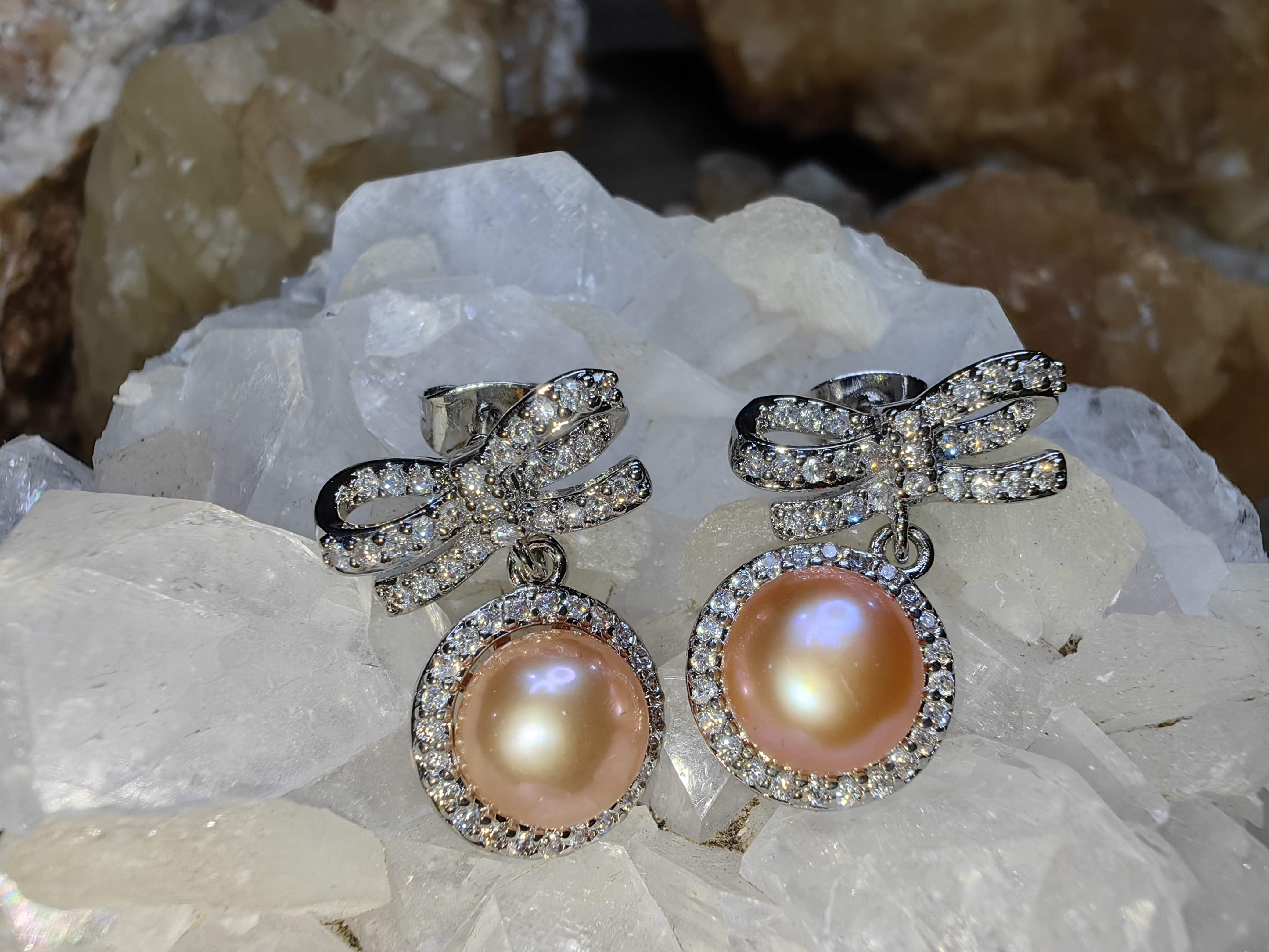 ต่างหูไข่มุกเลี้ยงธรรมชาติ เพชรสวิส Natural Cultured Pearl Swiss Diamond Earrings