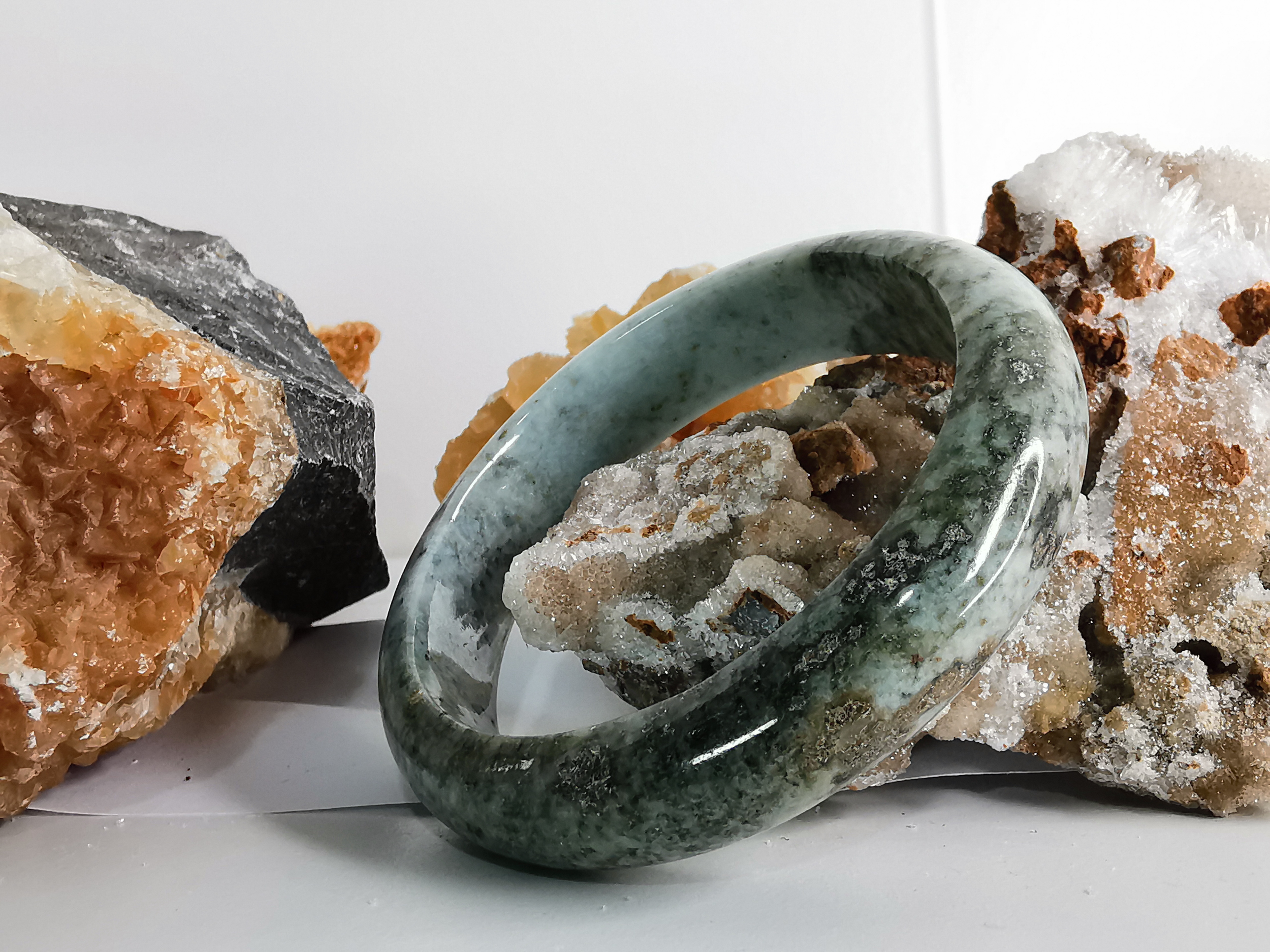 Green Brown Yellow White Jade Bangle กำไลหยกเจไดต์แท้ Diameter/ เส้นผ่านศูนย์กลางด้านใน 58 mm.