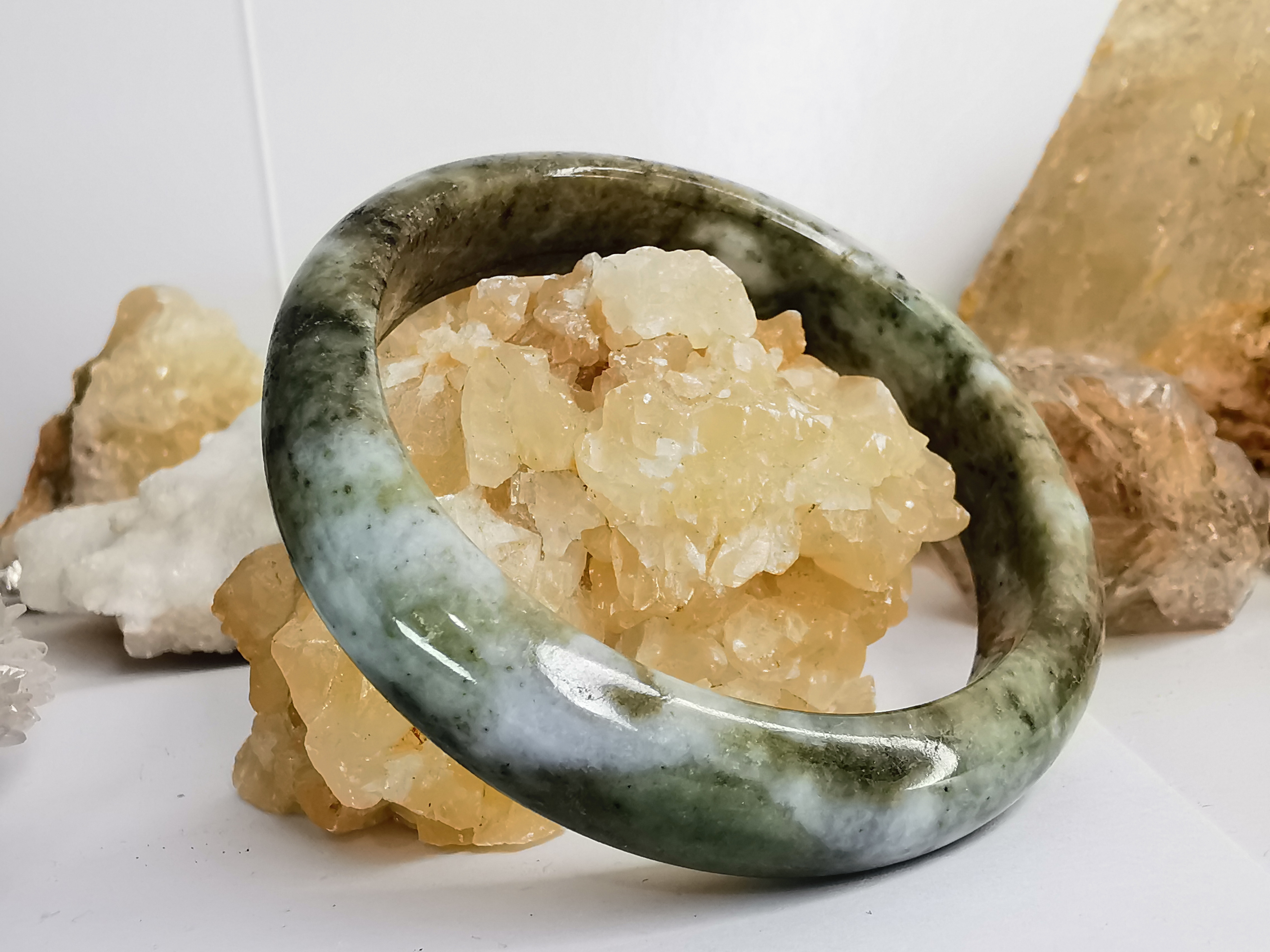 Green White Brown Jade Bangle กำไลหยกเจไดต์แท้ Diameter/ เส้นผ่านศูนย์กลางด้านใน 58 mm.