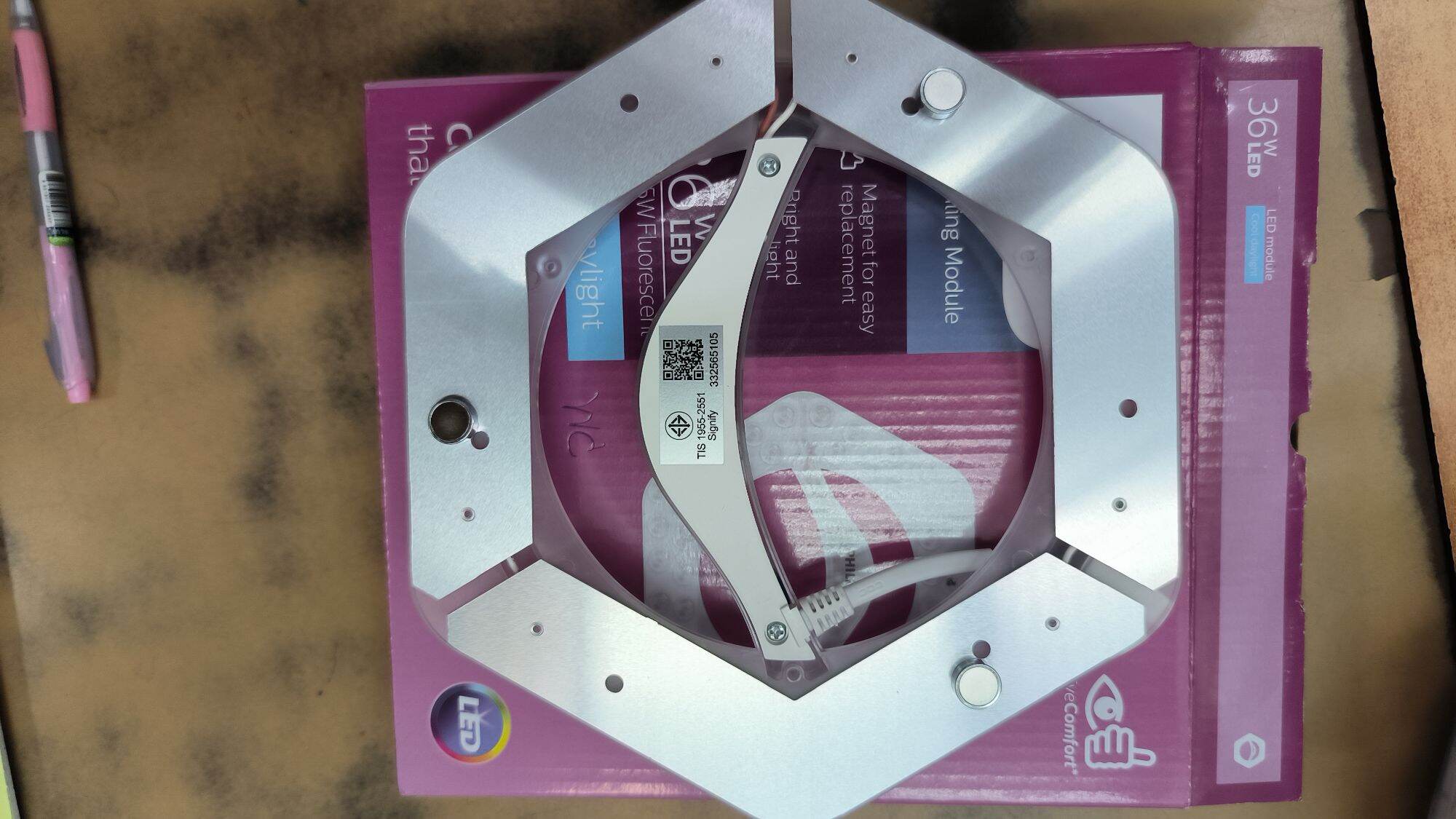 Philips Ceiling Kit แผงไฟ LED 36W Daylight ยี่ห้อ ฟิลลิป์ ชุดกึ่งดวงโคมLED ยึดด้วยแม่เหล็ก เลนกระจายแสง