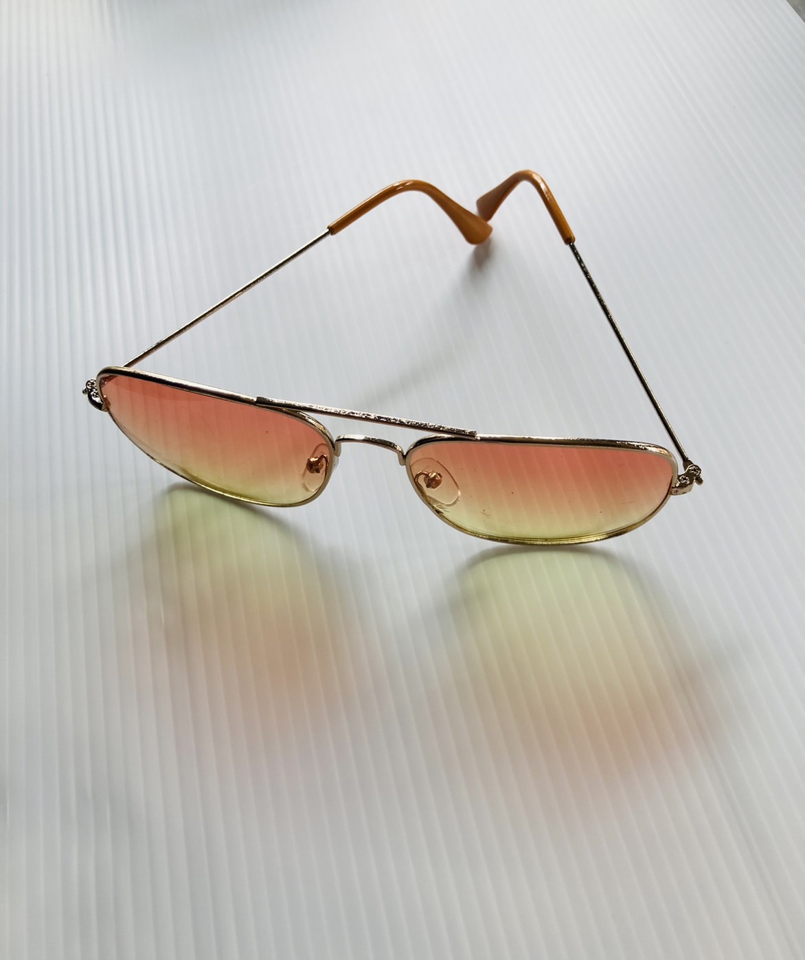 G 220322 แว่นตาแฟชั่นเลนล์สีรุ้ง ราคาเช่า 30 บาท ต่อ 1 วัน