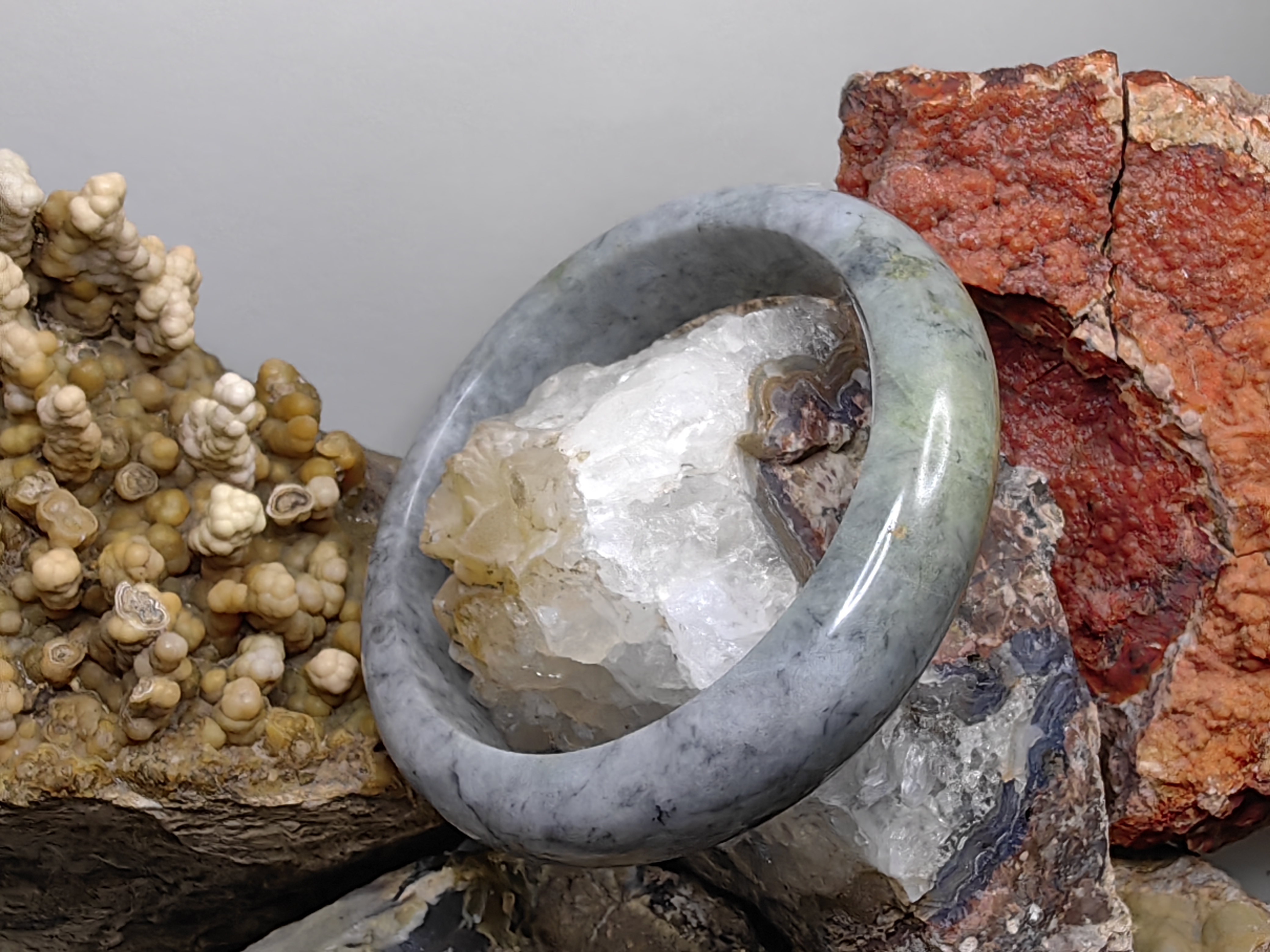 Burmese Jadeite Bangle Size 62 กำไลหยกเจไดต์พม่า Diameter/ เส้นผ่านศูนย์กลางด้านใน 62 mm.