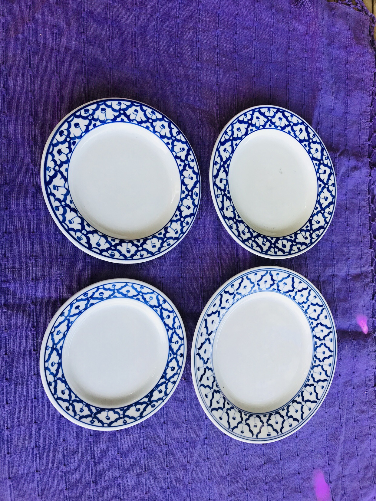 จานกลมลายไทย10"